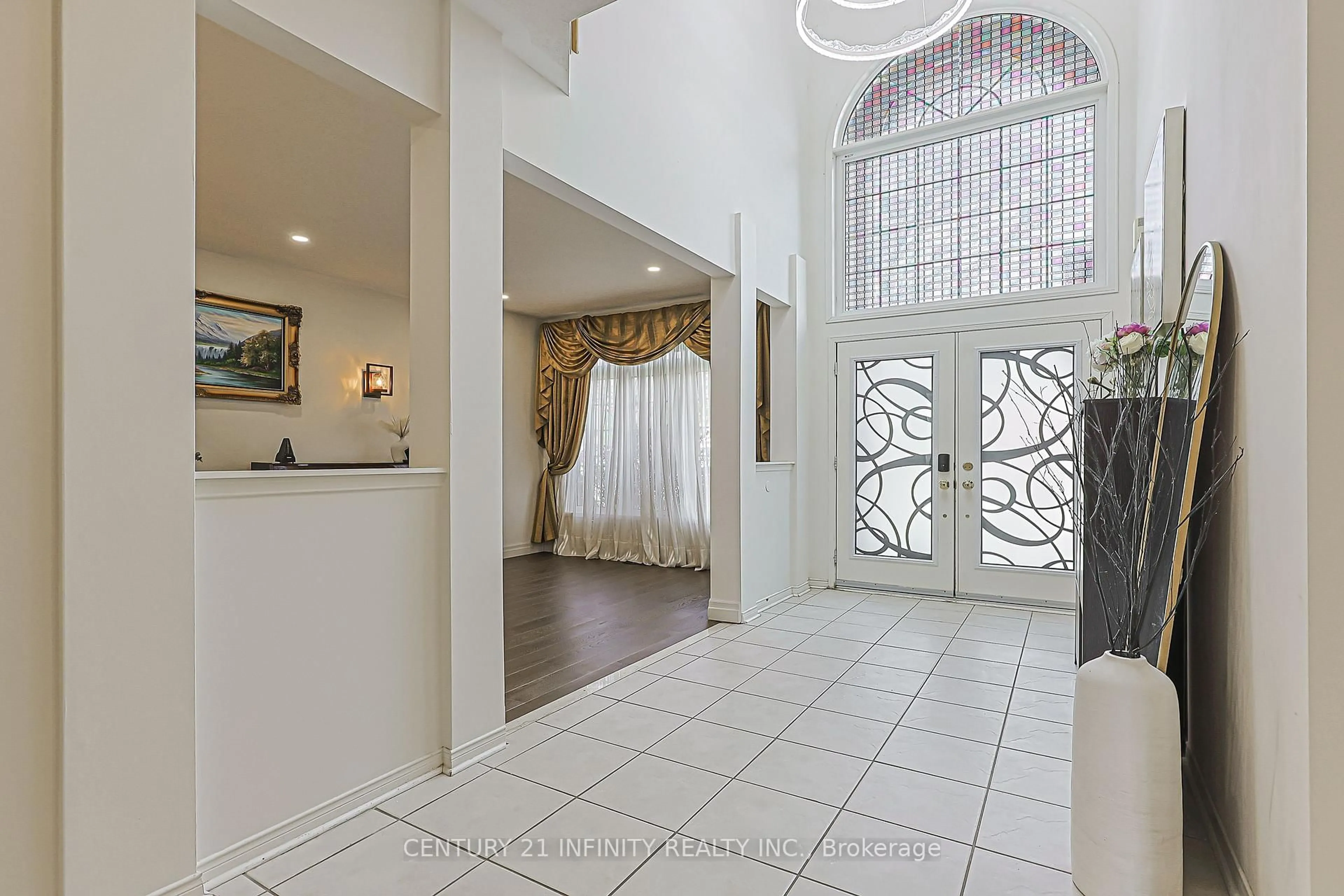 Indoor entryway for 59 Splendor Dr, Whitby Ontario L1P 1X5