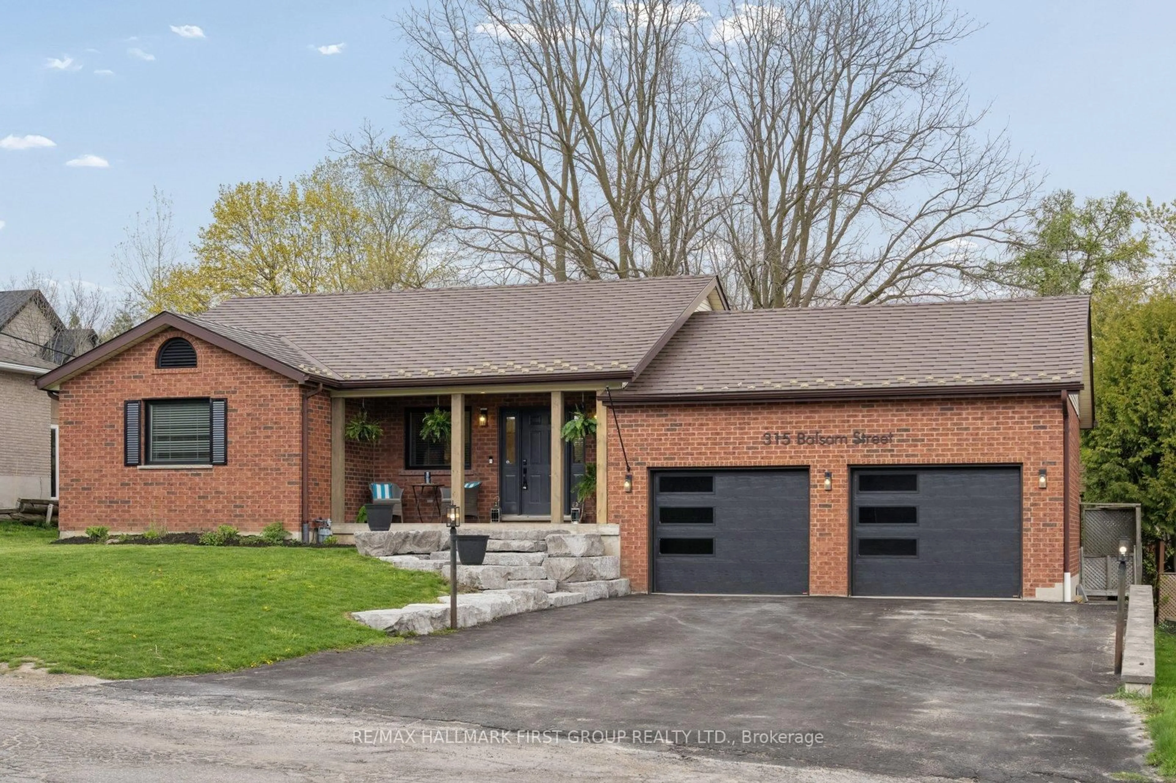 Home with brick exterior material, street for 315 Balsam St, Scugog Ontario L9L 1M4