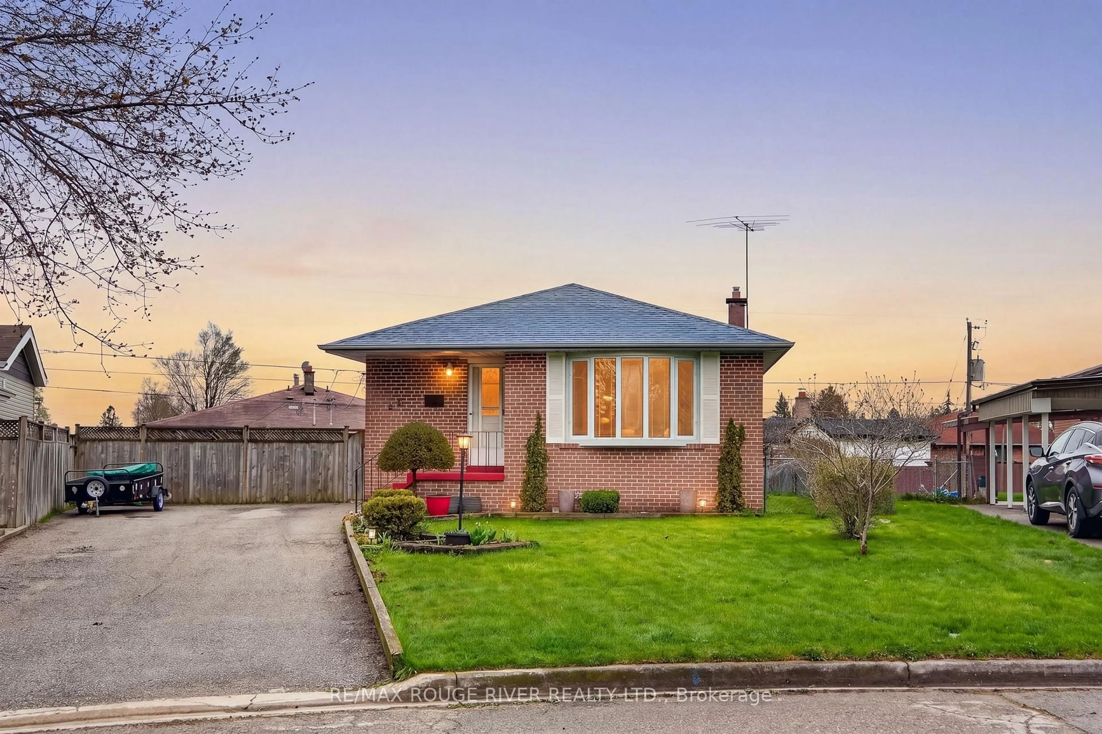 Home with brick exterior material, street for 812 Bem Ave, Pickering Ontario L1W 1X1