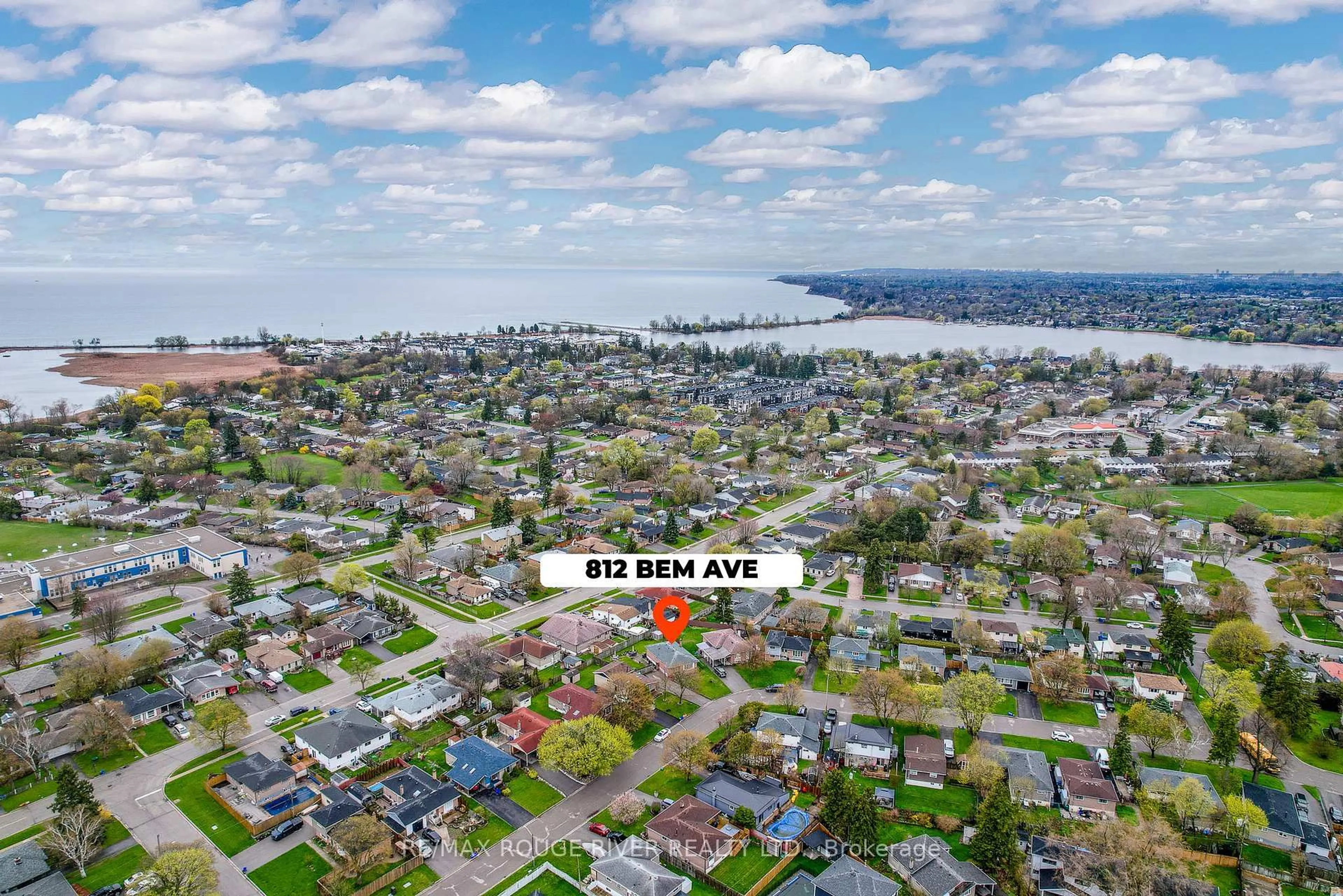 A pic from outside/outdoor area/front of a property/back of a property/a pic from drone, water/lake/river/ocean view for 812 Bem Ave, Pickering Ontario L1W 1X1