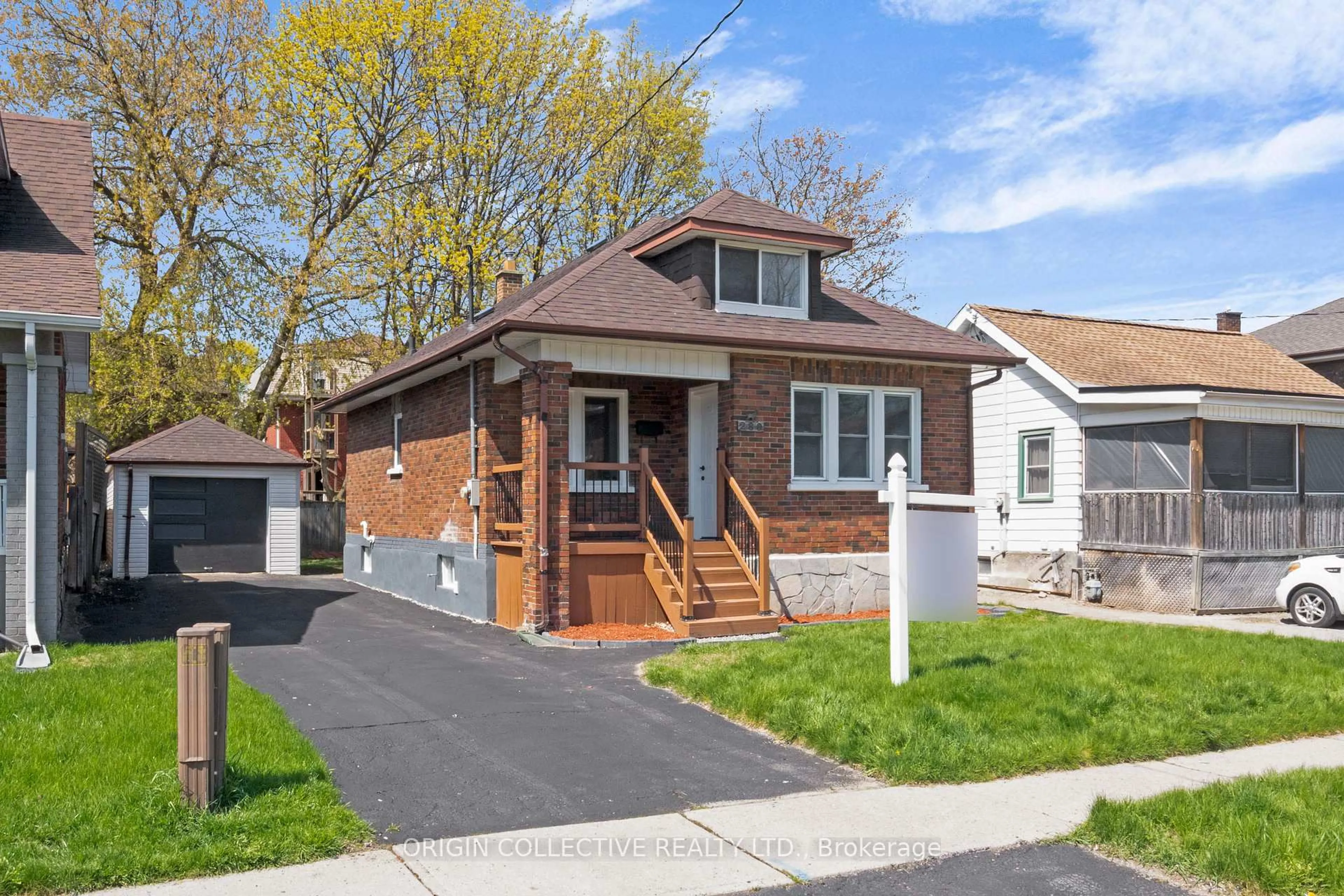 Home with brick exterior material, street for 280 Division St, Oshawa Ontario L1G 5M7