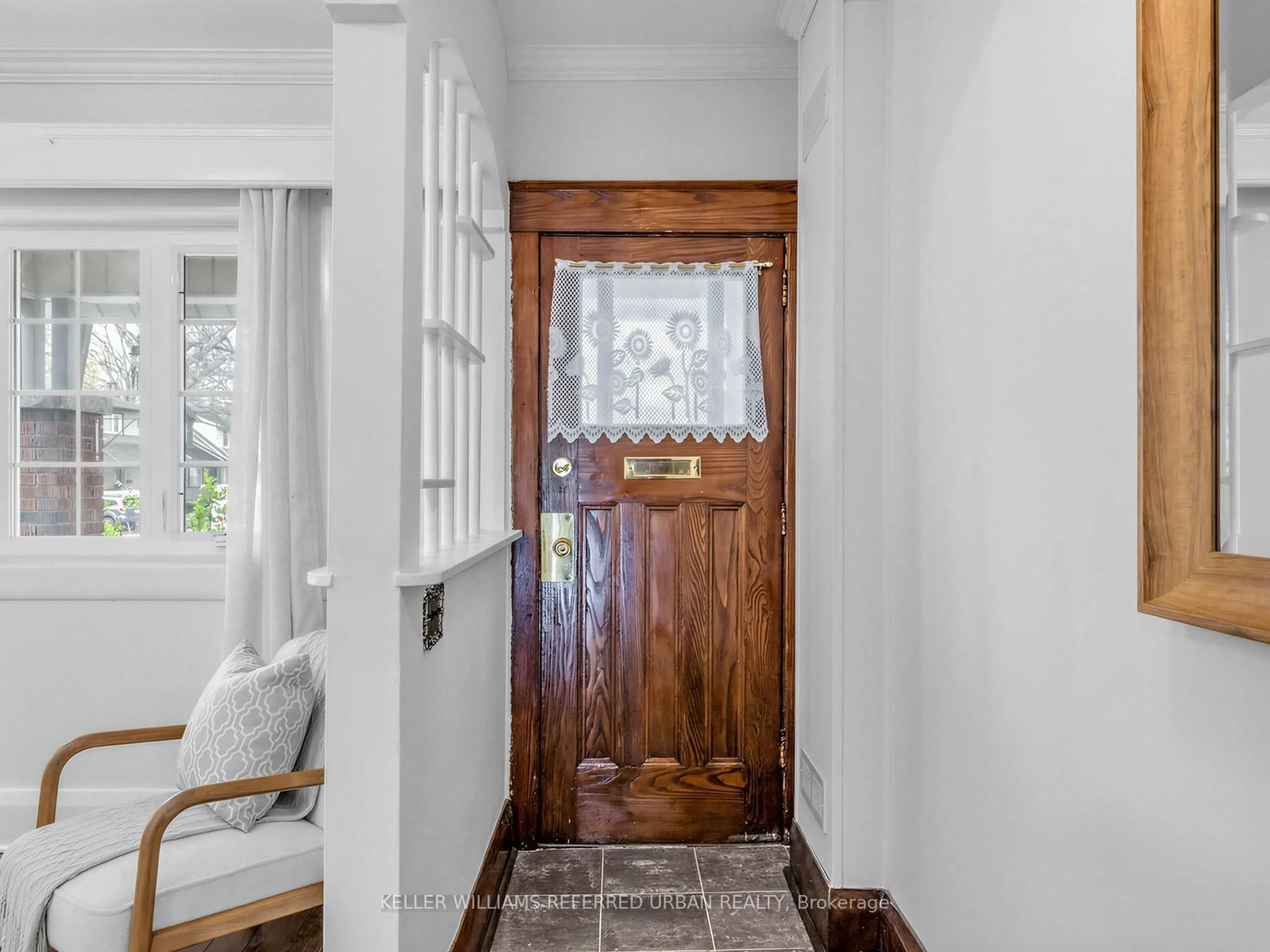 Indoor entryway for 145 Oakcrest Ave, Toronto Ontario M4C 1B8