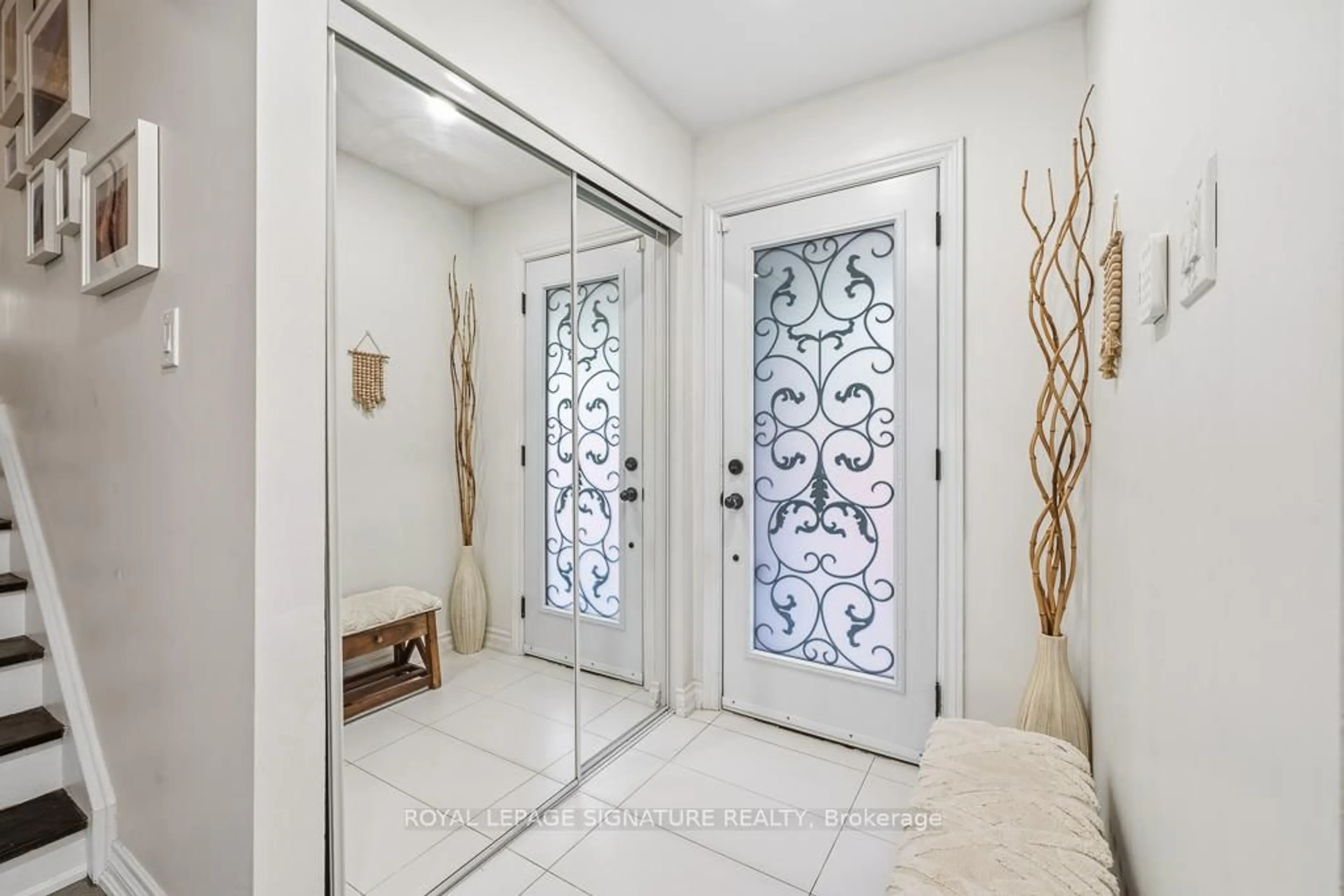 Indoor entryway for 33 Coltman Cres, Toronto Ontario M1B 2A3