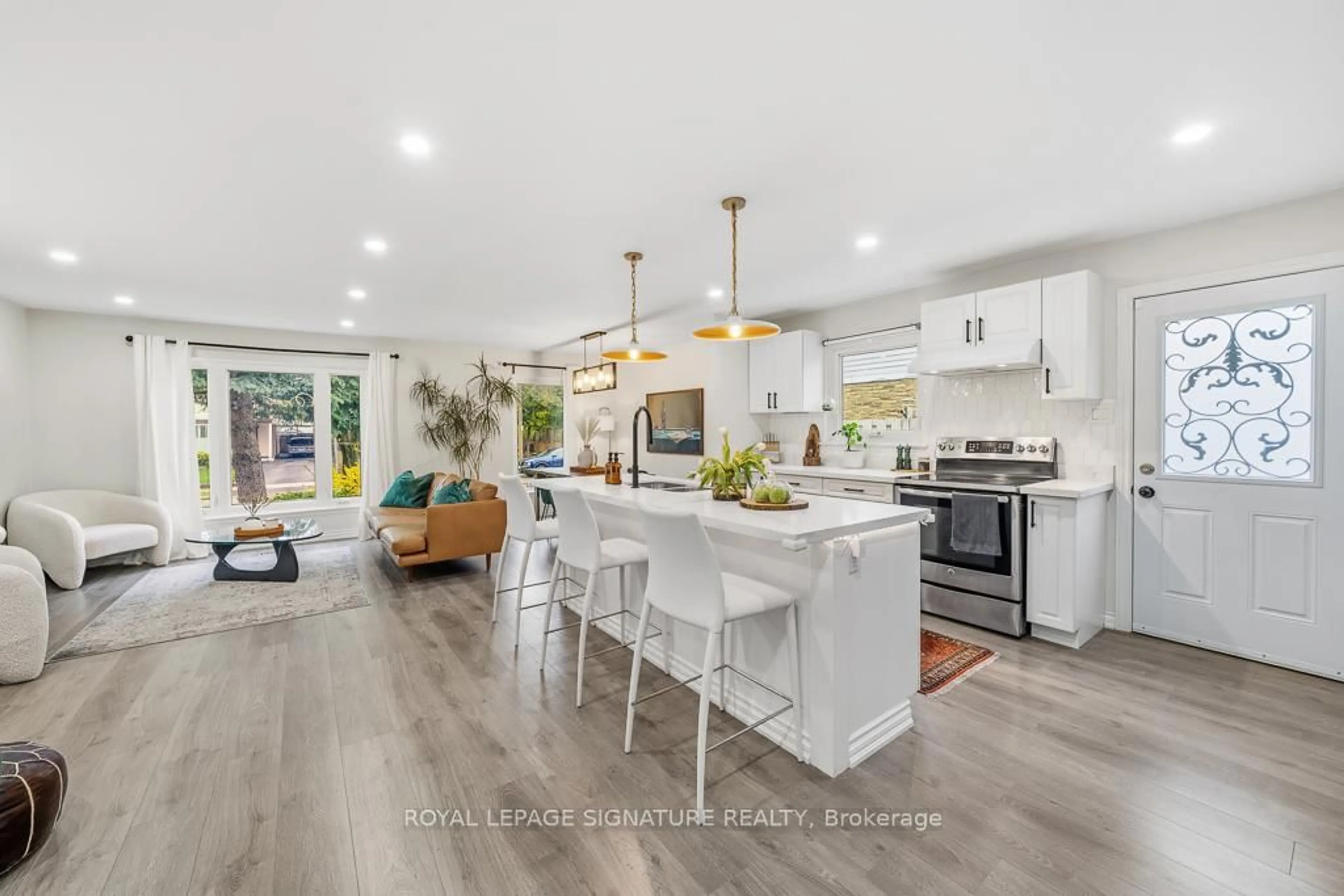 Open concept kitchen, unknown for 33 Coltman Cres, Toronto Ontario M1B 2A3