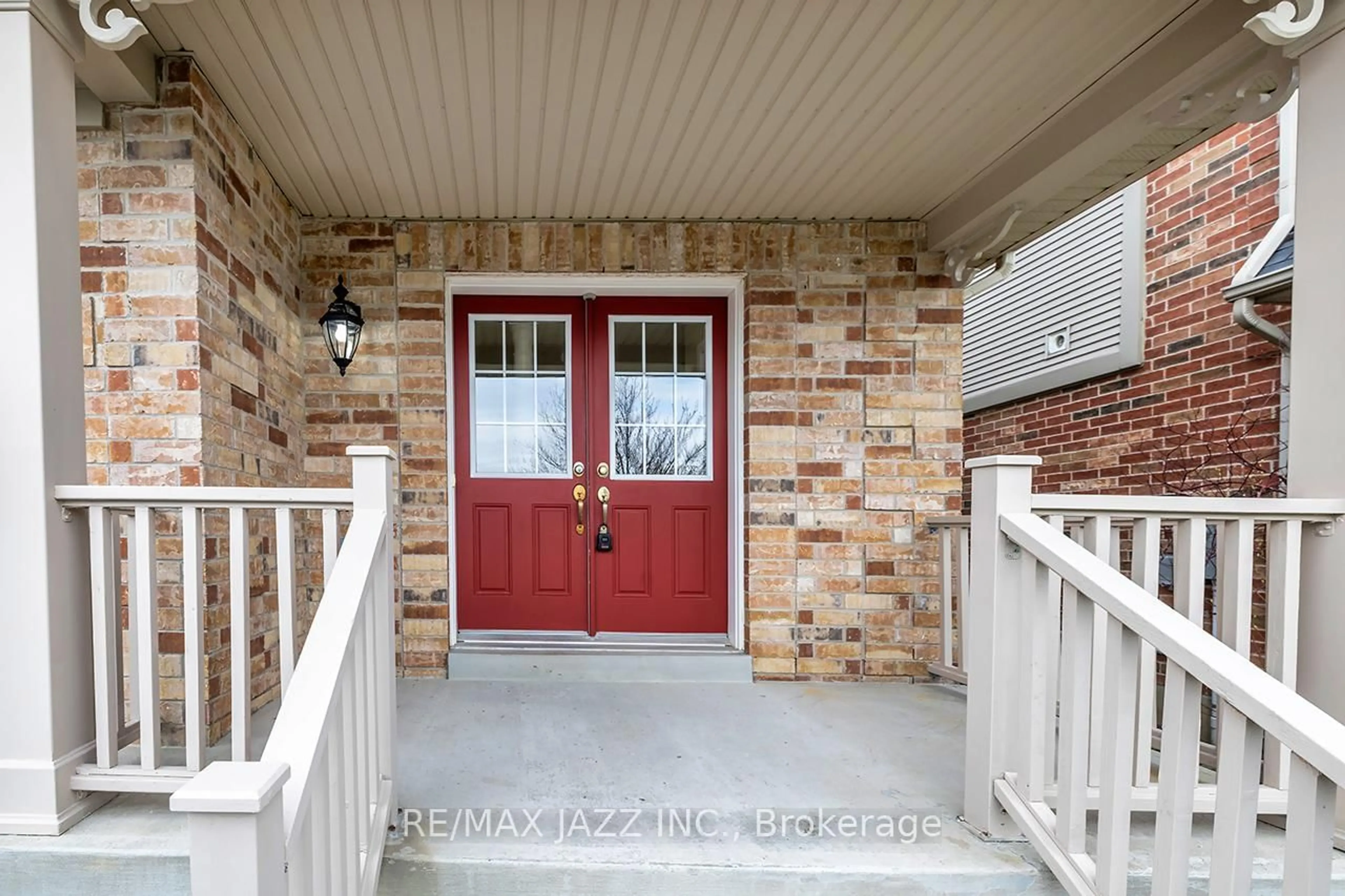 Indoor entryway for 70 Allison St, Clarington Ontario L1C 0B6