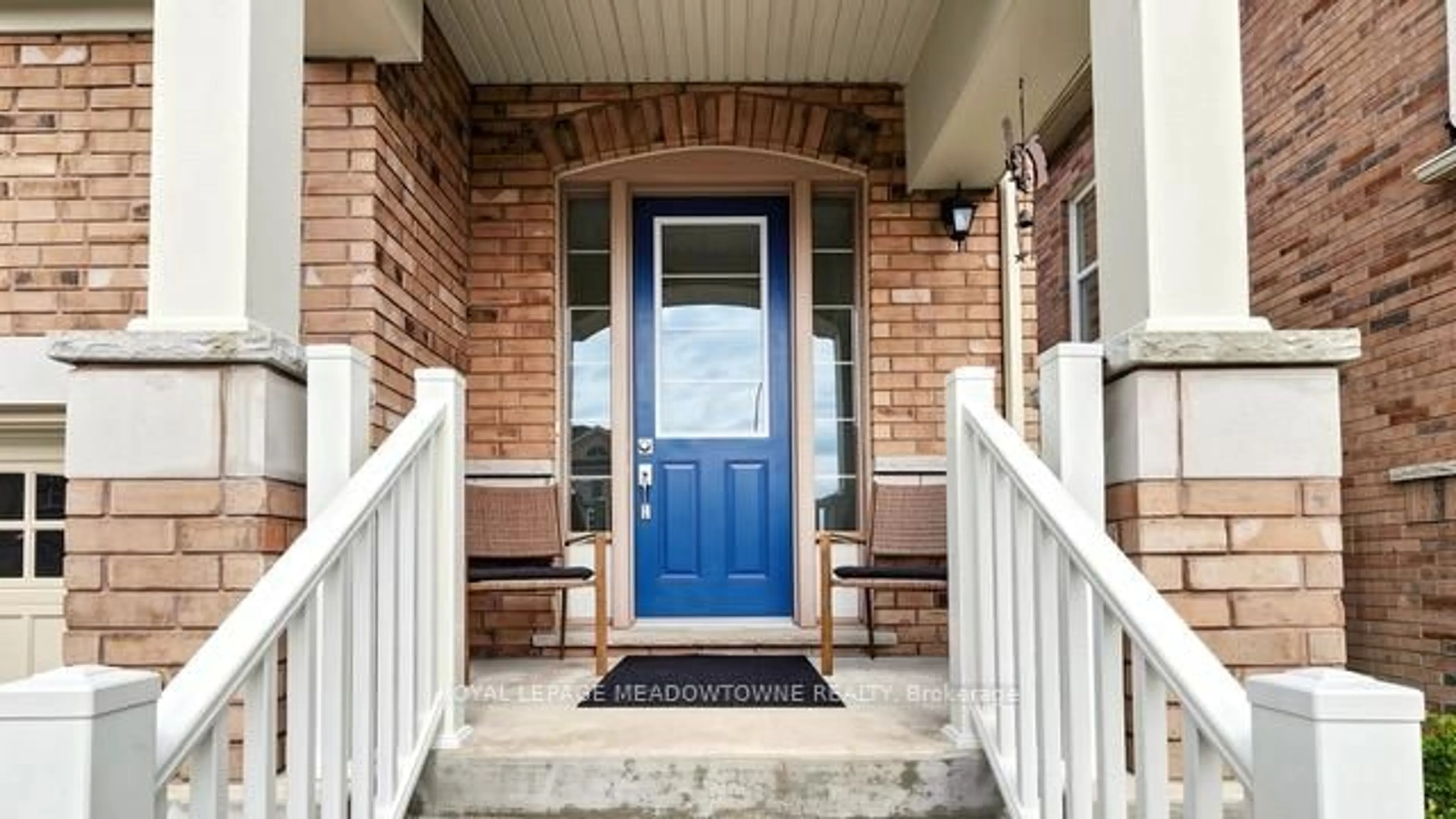 Indoor entryway for 126 Bridlewood Blvd, Whitby Ontario L1R 0N2