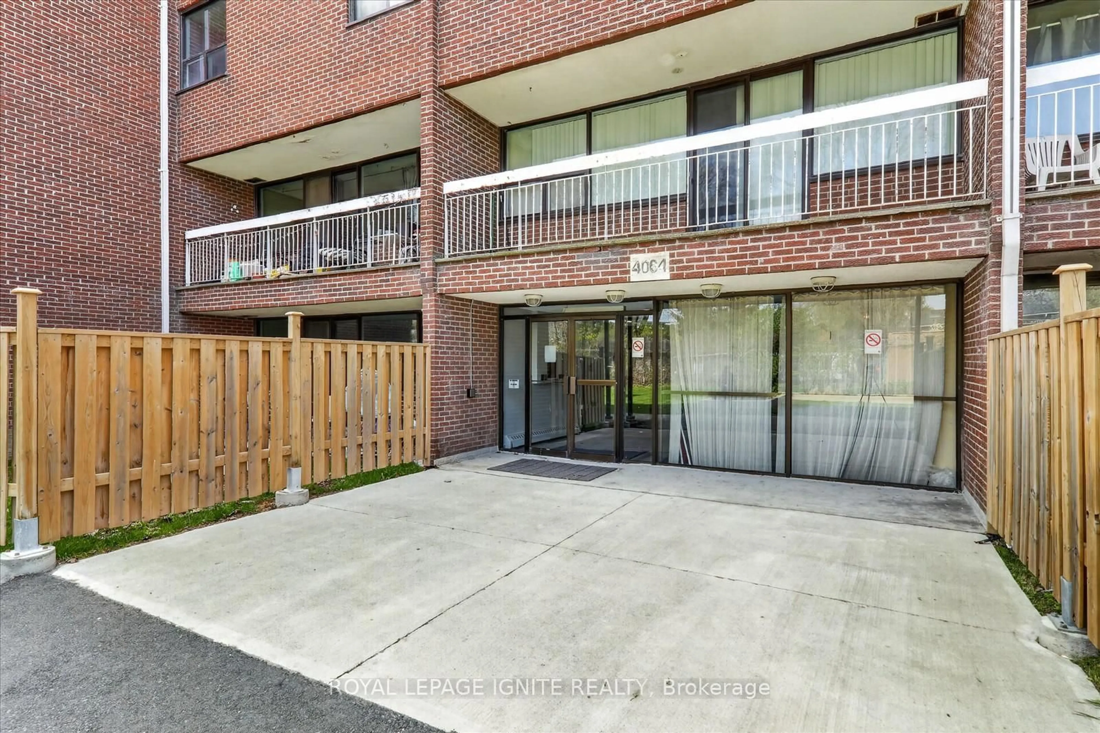 Unknown for 4064 Lawrence Ave #602, Toronto Ontario M1E 4V6