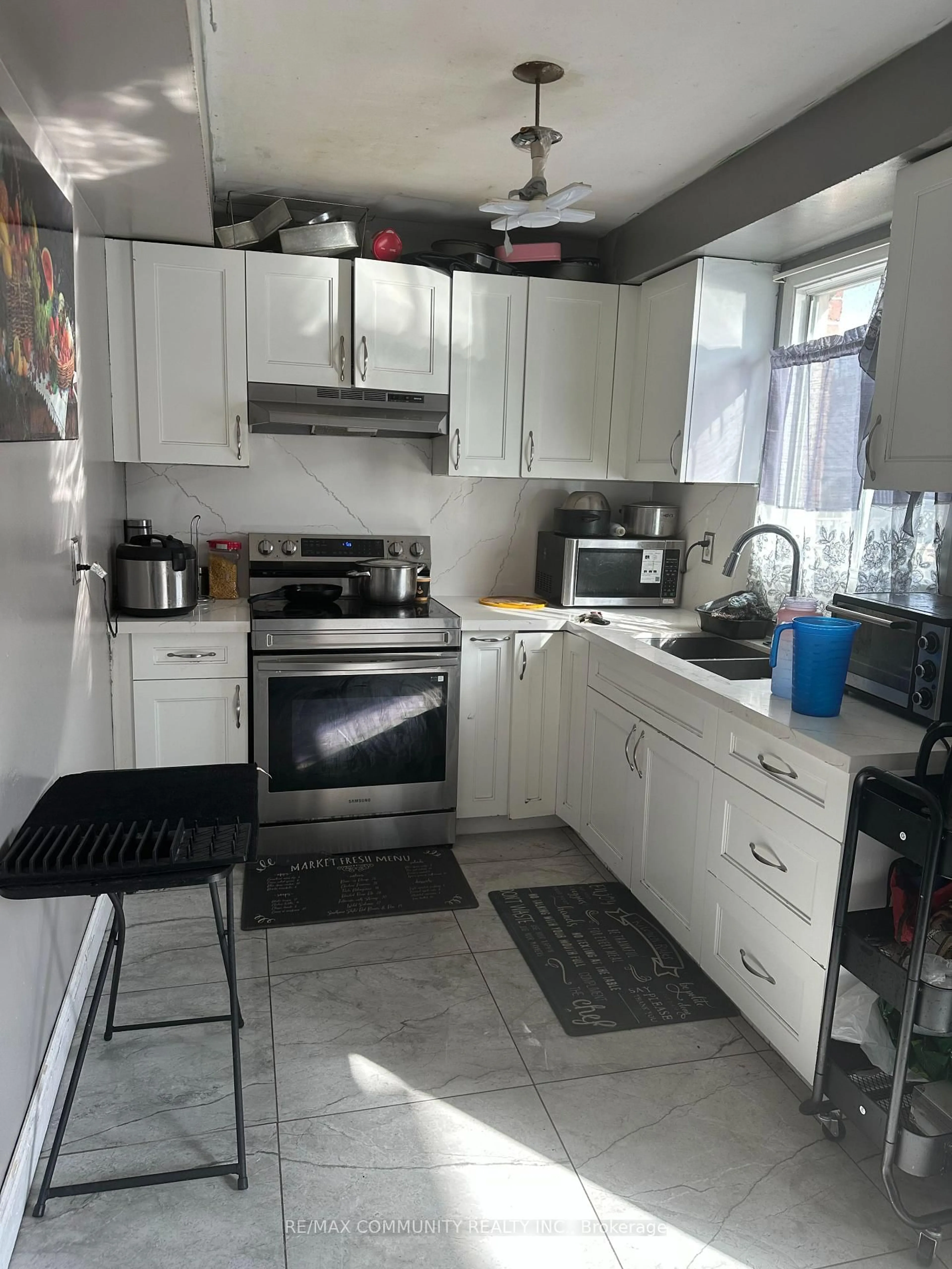 Standard kitchen, ceramic/tile floor for 53 Lady Bower Cres, Toronto Ontario M1B 4R3