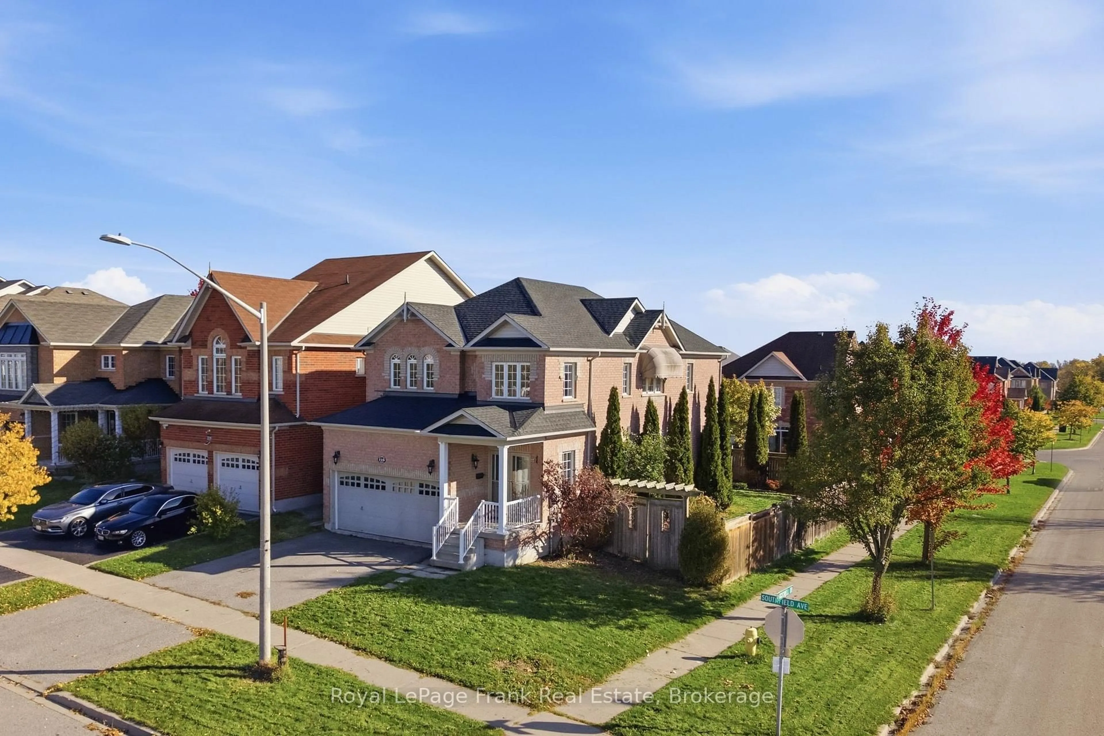 A pic from outside/outdoor area/front of a property/back of a property/a pic from drone, street for 115 Southfield Ave, Clarington Ontario L1E 3K1