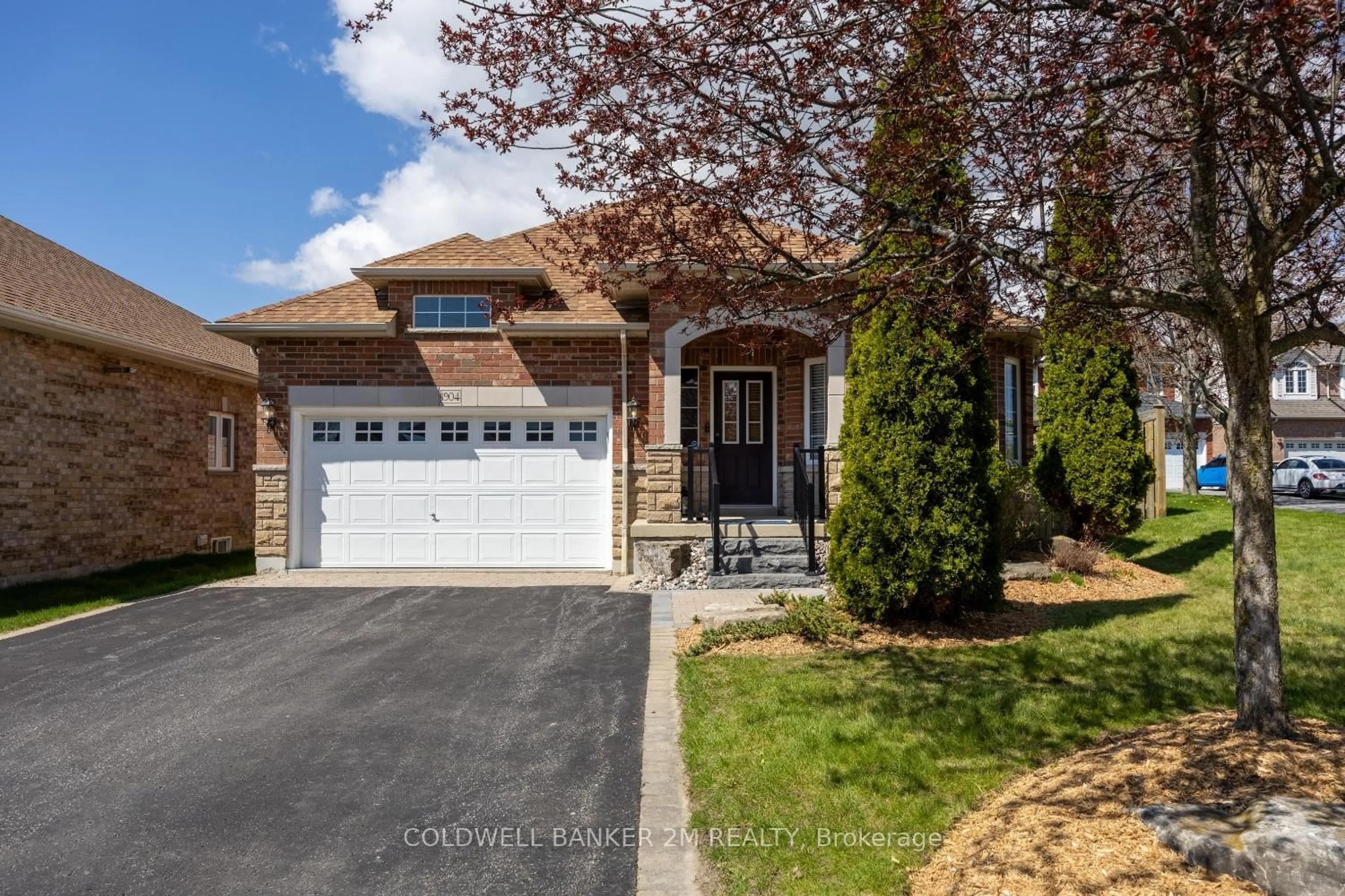 Home with brick exterior material, street for 1904 Clearwater Crt, Oshawa Ontario L1K 2Z6
