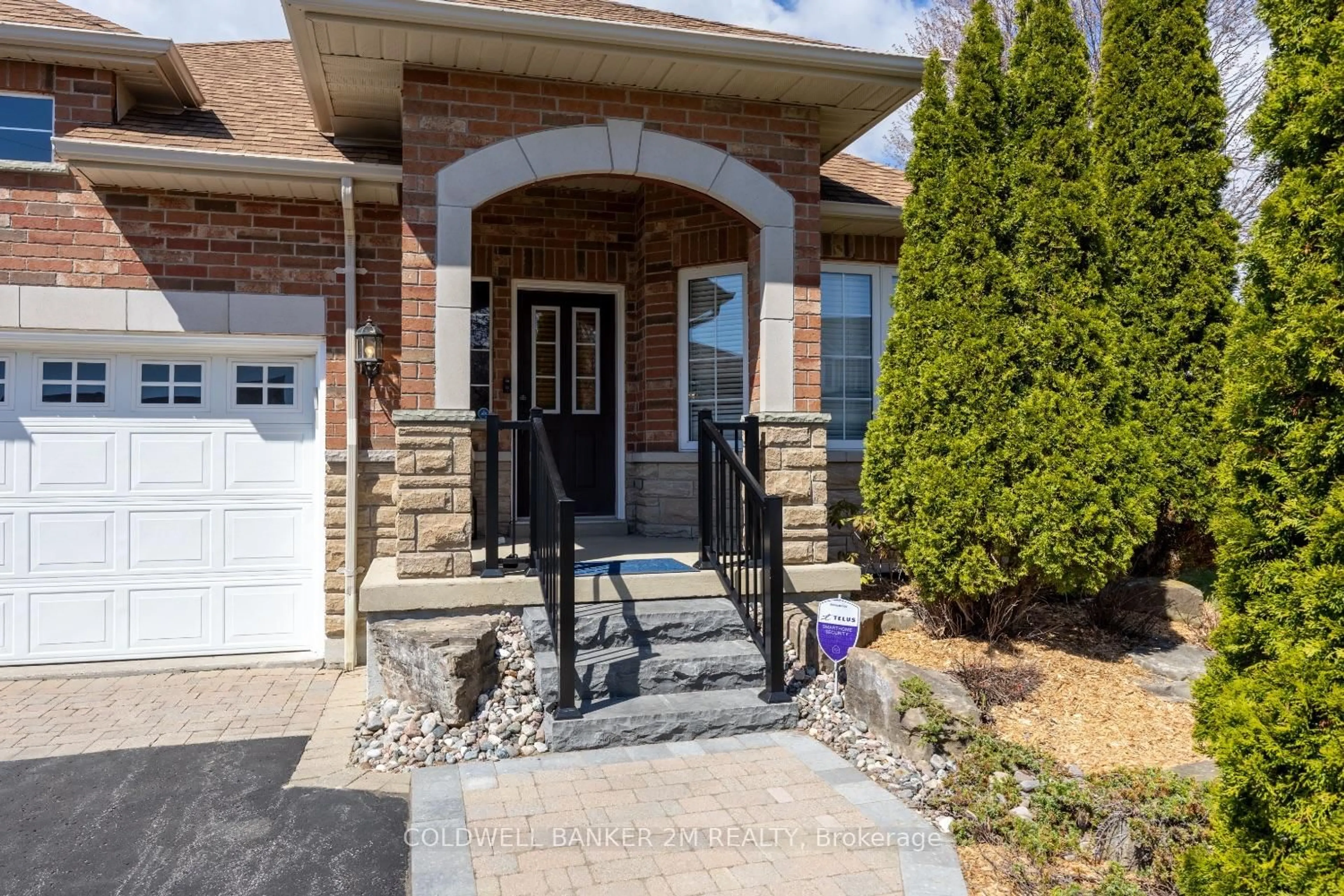 Home with brick exterior material, street for 1904 Clearwater Crt, Oshawa Ontario L1K 2Z6