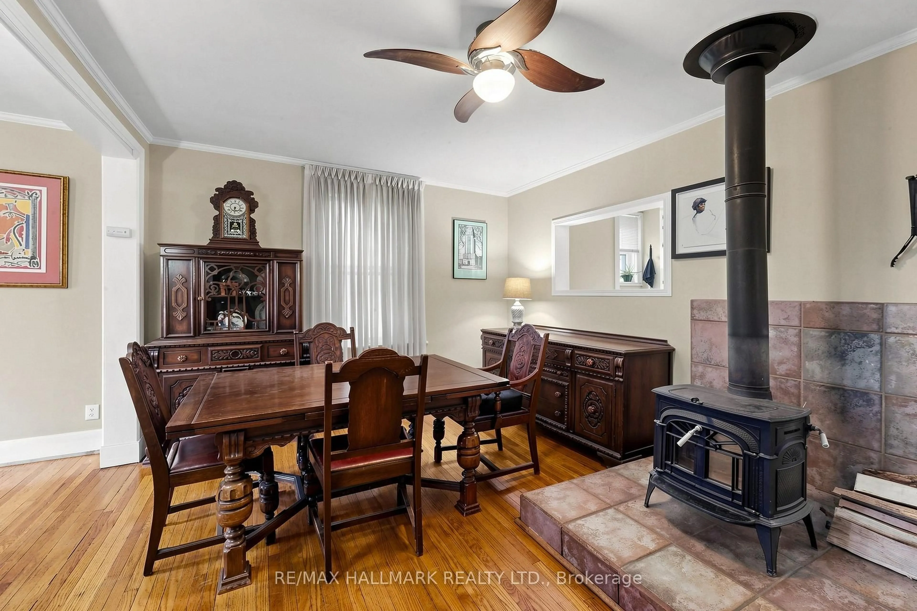 Dining room, wood/laminate floor for 38 Norwood Rd, Toronto Ontario M4E 2S2