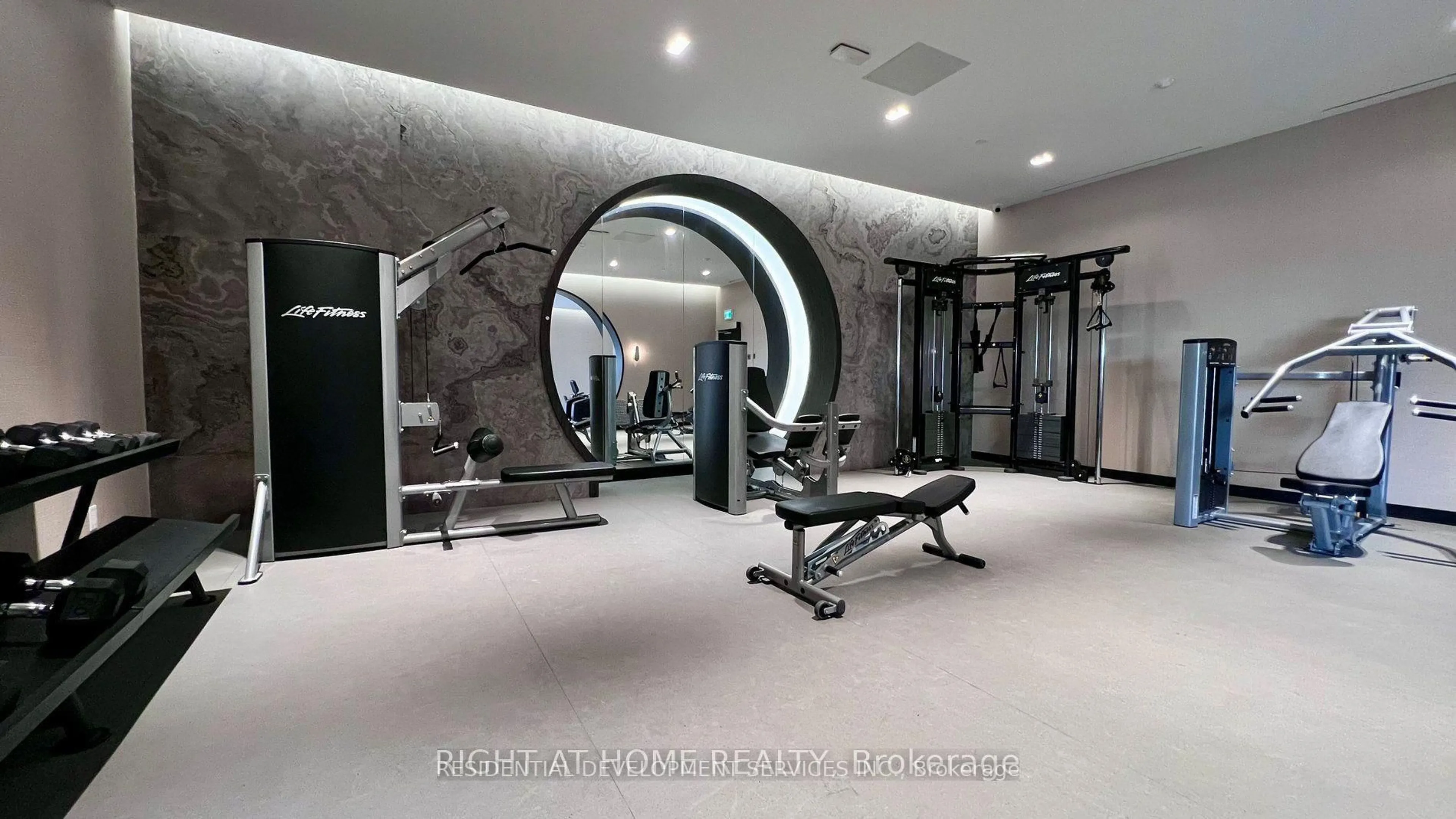 Gym or fitness room for 2033 Kennedy Rd #321, Toronto Ontario M1T 0B8