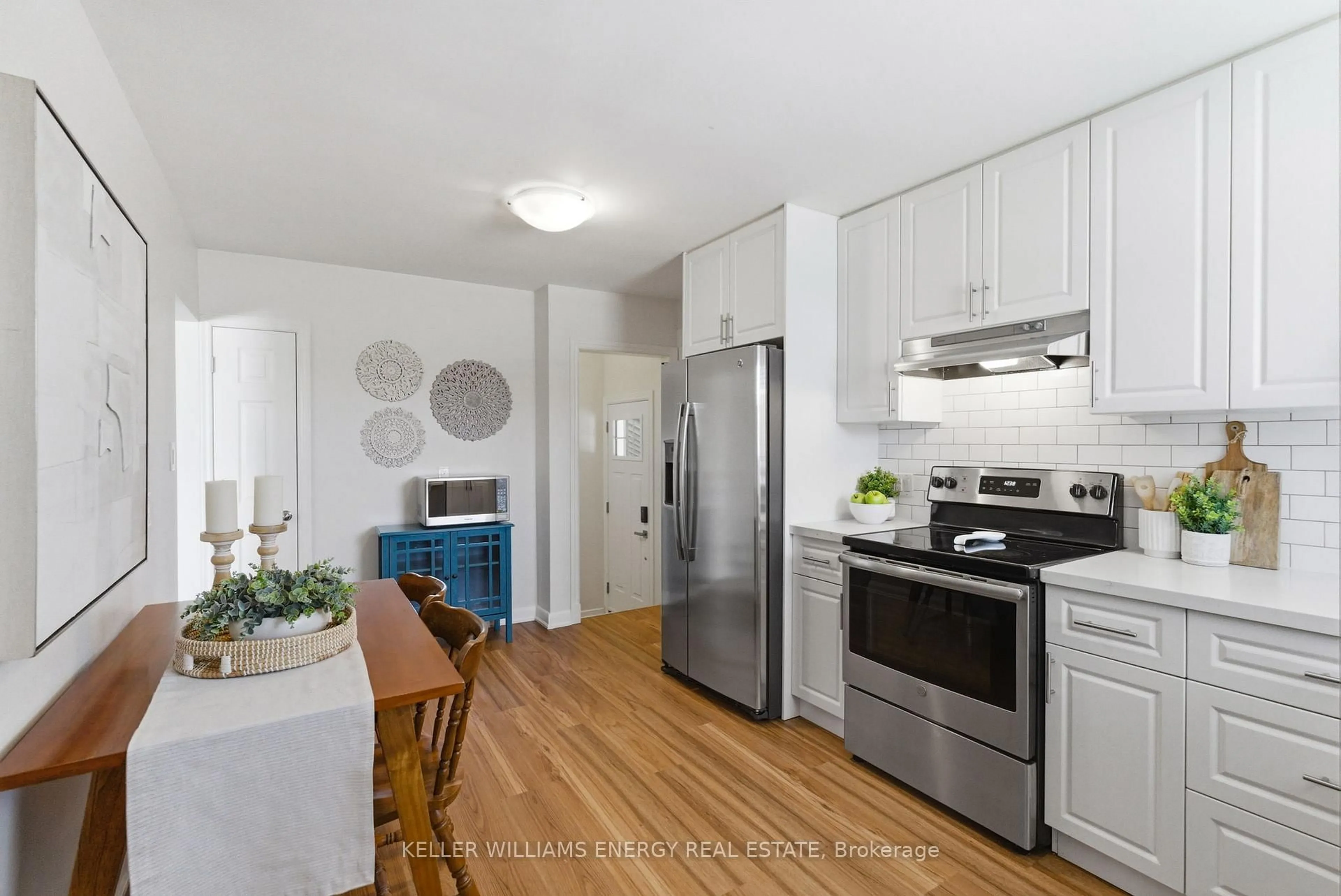 Standard kitchen, unknown for 563 Coleridge St, Oshawa Ontario L1H 6S7