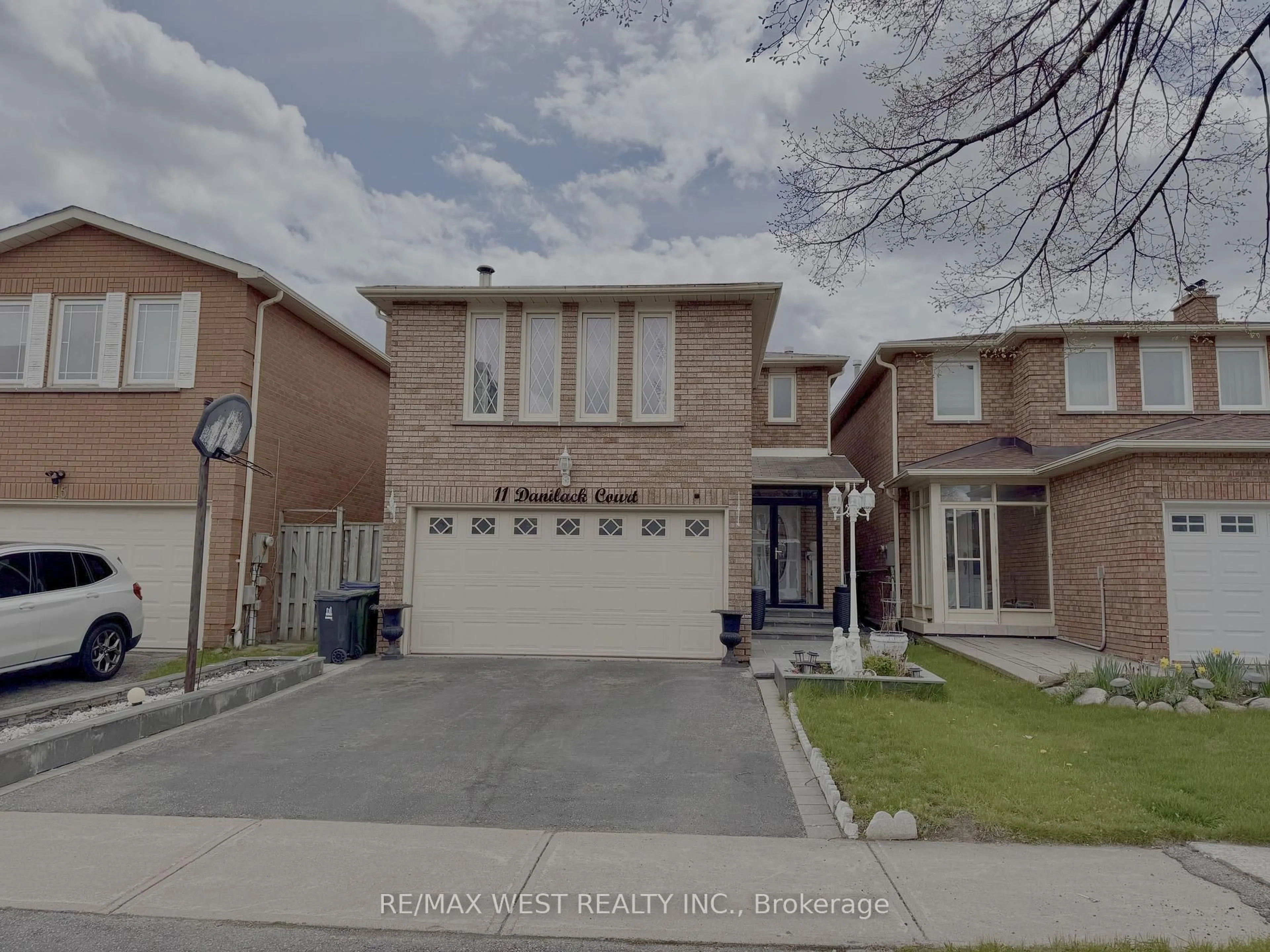 Unknown for 11 Danilack Crt, Toronto Ontario M1V 4L8