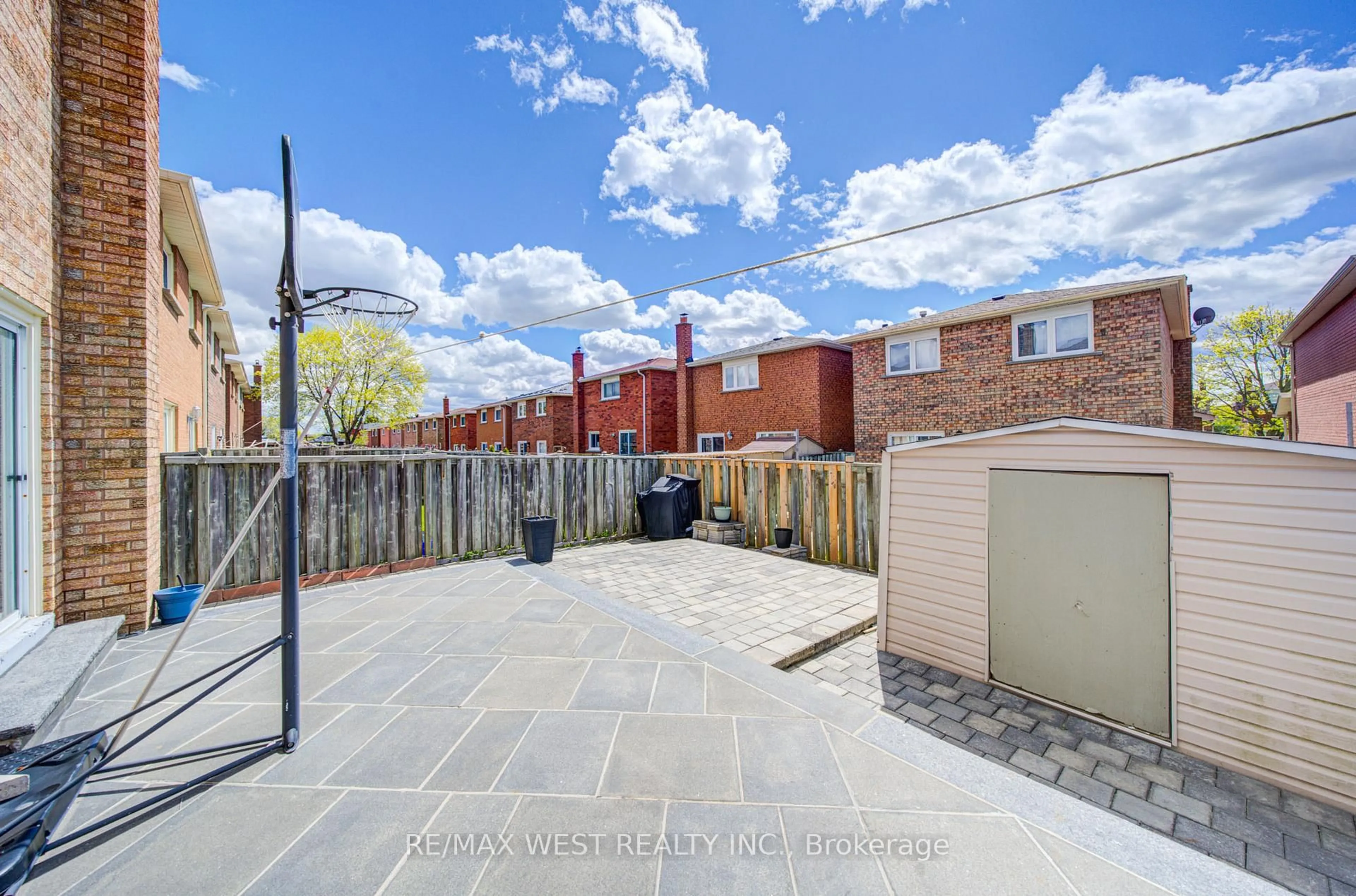 A pic from outside/outdoor area/front of a property/back of a property/a pic from drone, street for 11 Danilack Crt, Toronto Ontario M1V 4L8