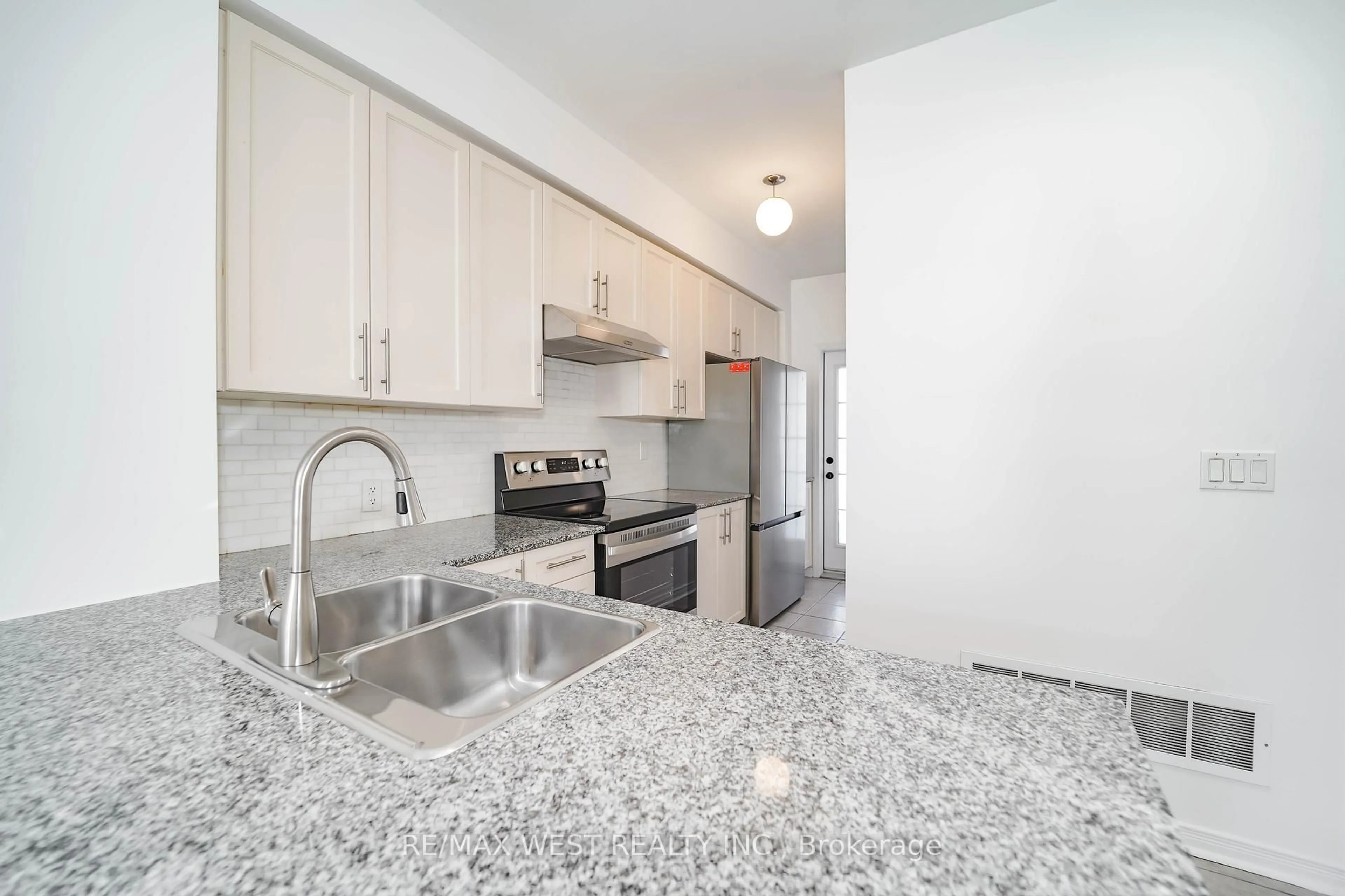 Standard kitchen, unknown for 11 Island Rd #49, Toronto Ontario M1C 2P5