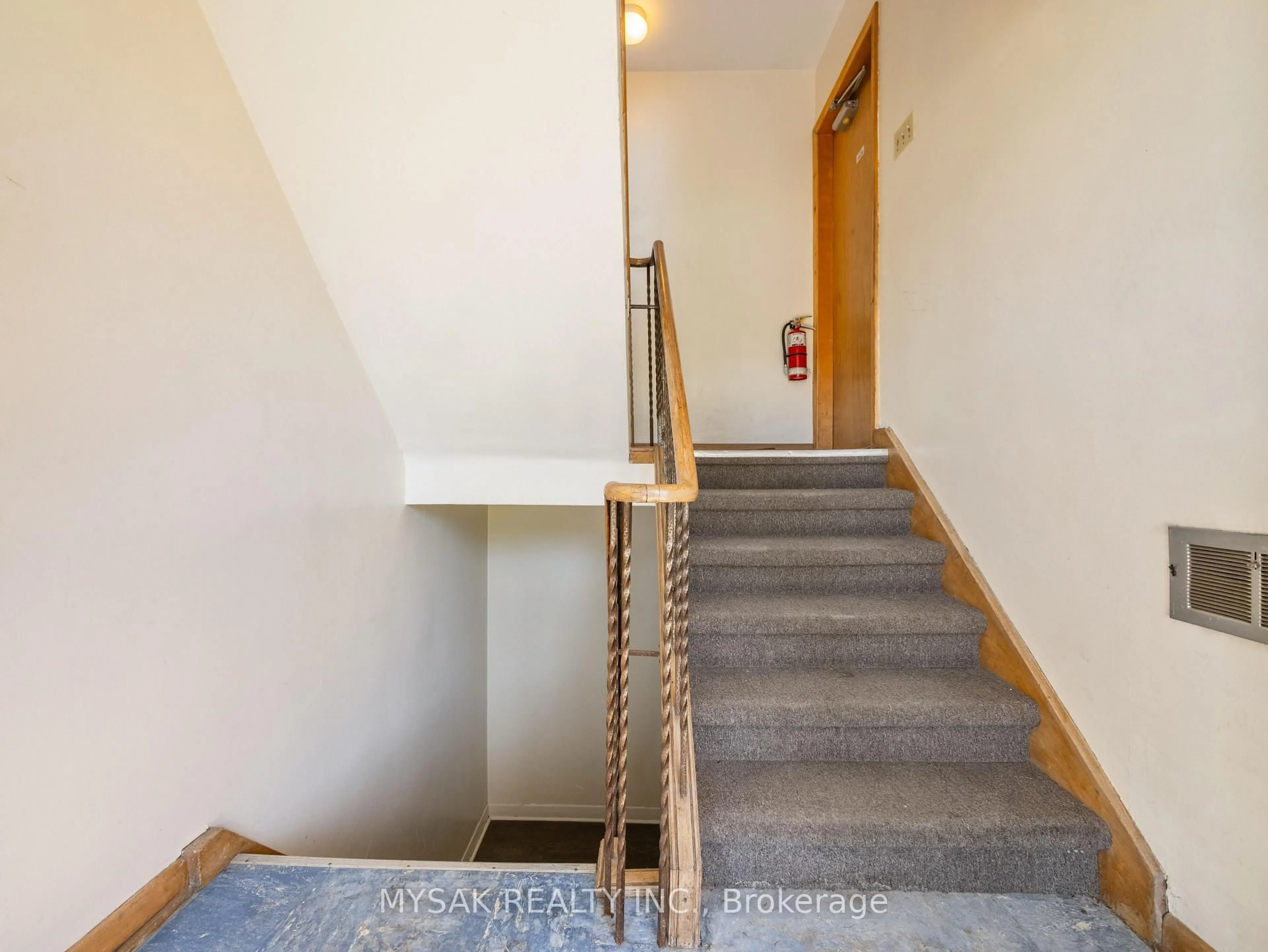 Unknown for 150 Park St, Toronto Ontario M1N 2P6