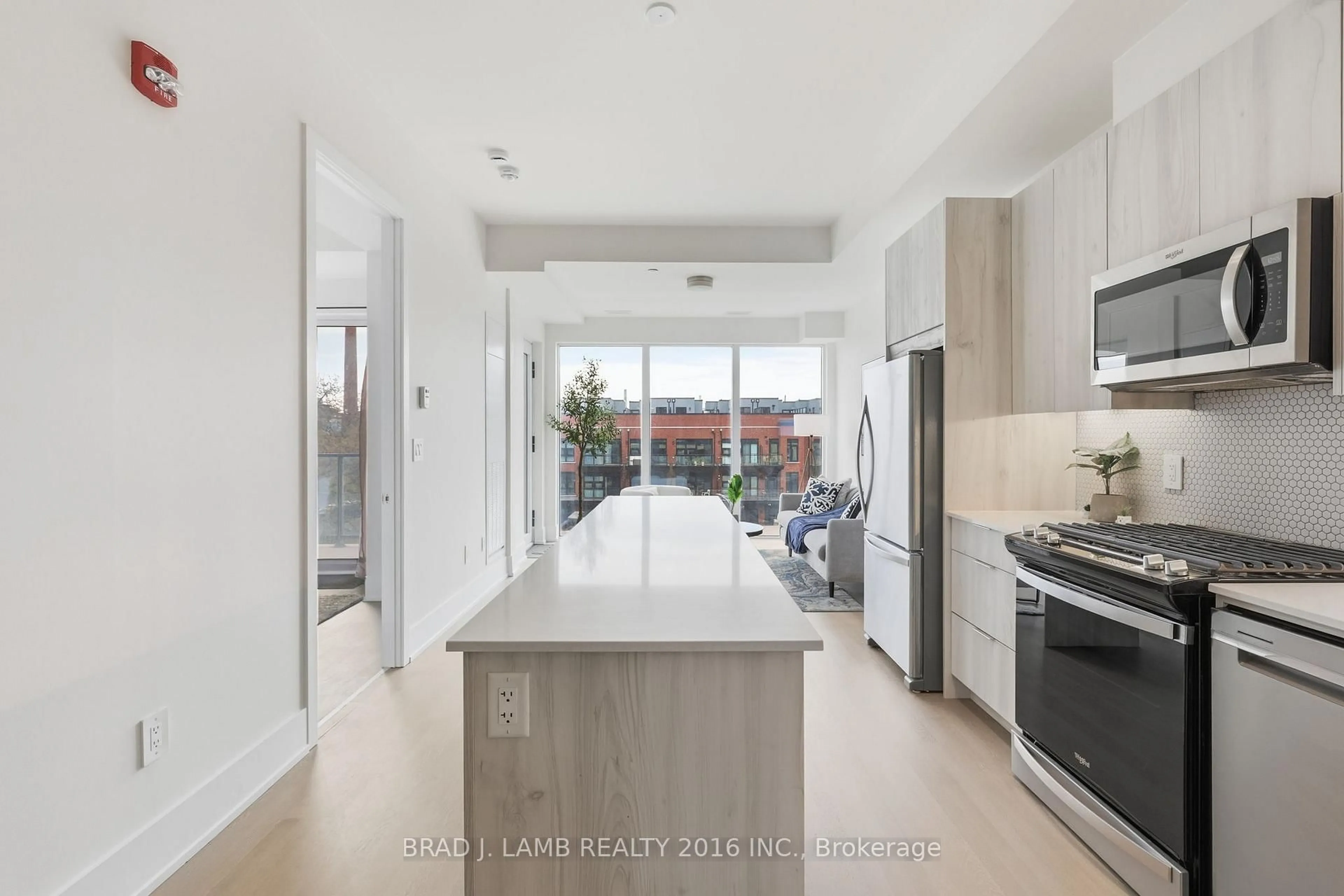 Open concept kitchen, unknown for 495 Logan Ave #413, Toronto Ontario M4K 0A5
