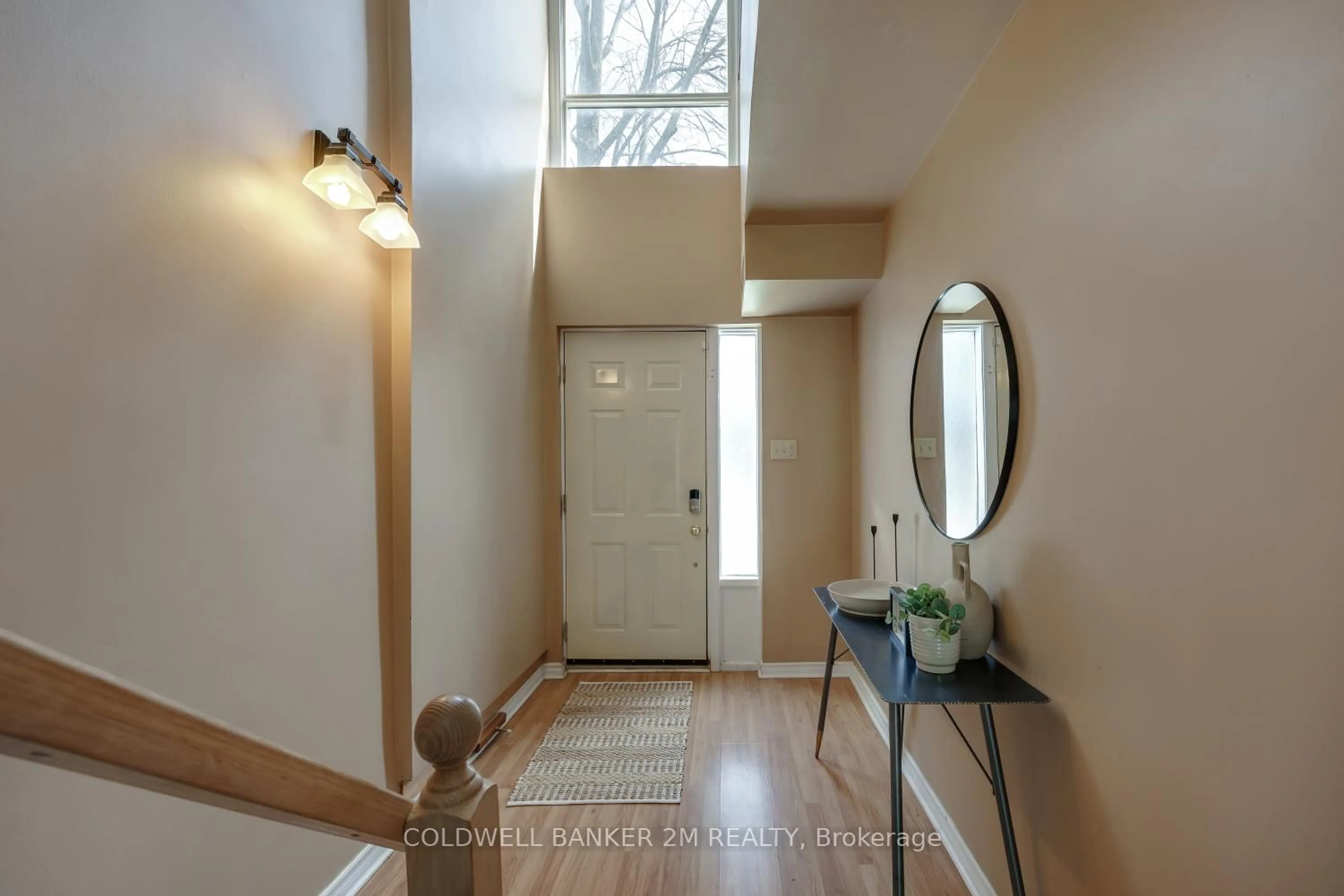 Indoor entryway for 72 Parklane Circ, Clarington Ontario L1C 3V9