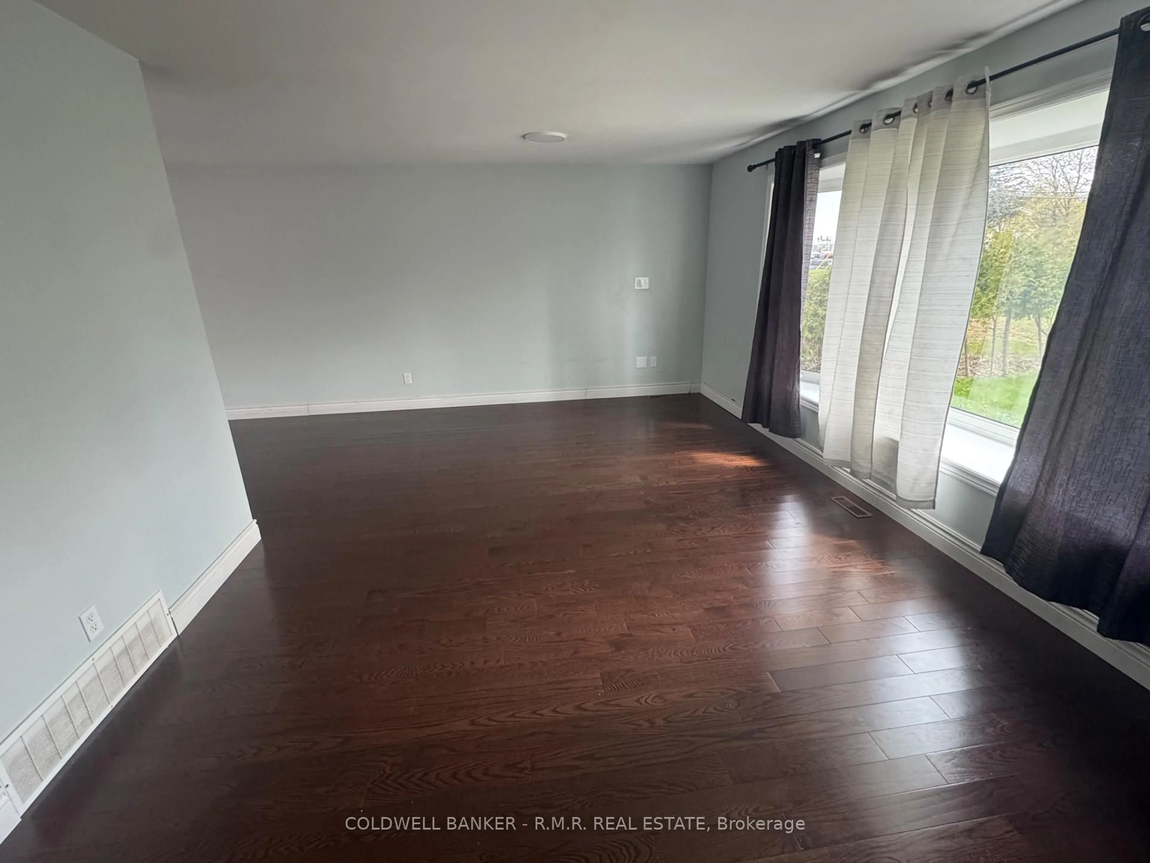 A pic of a room for 1549 Simcoe St, Oshawa Ontario L1G 4X8