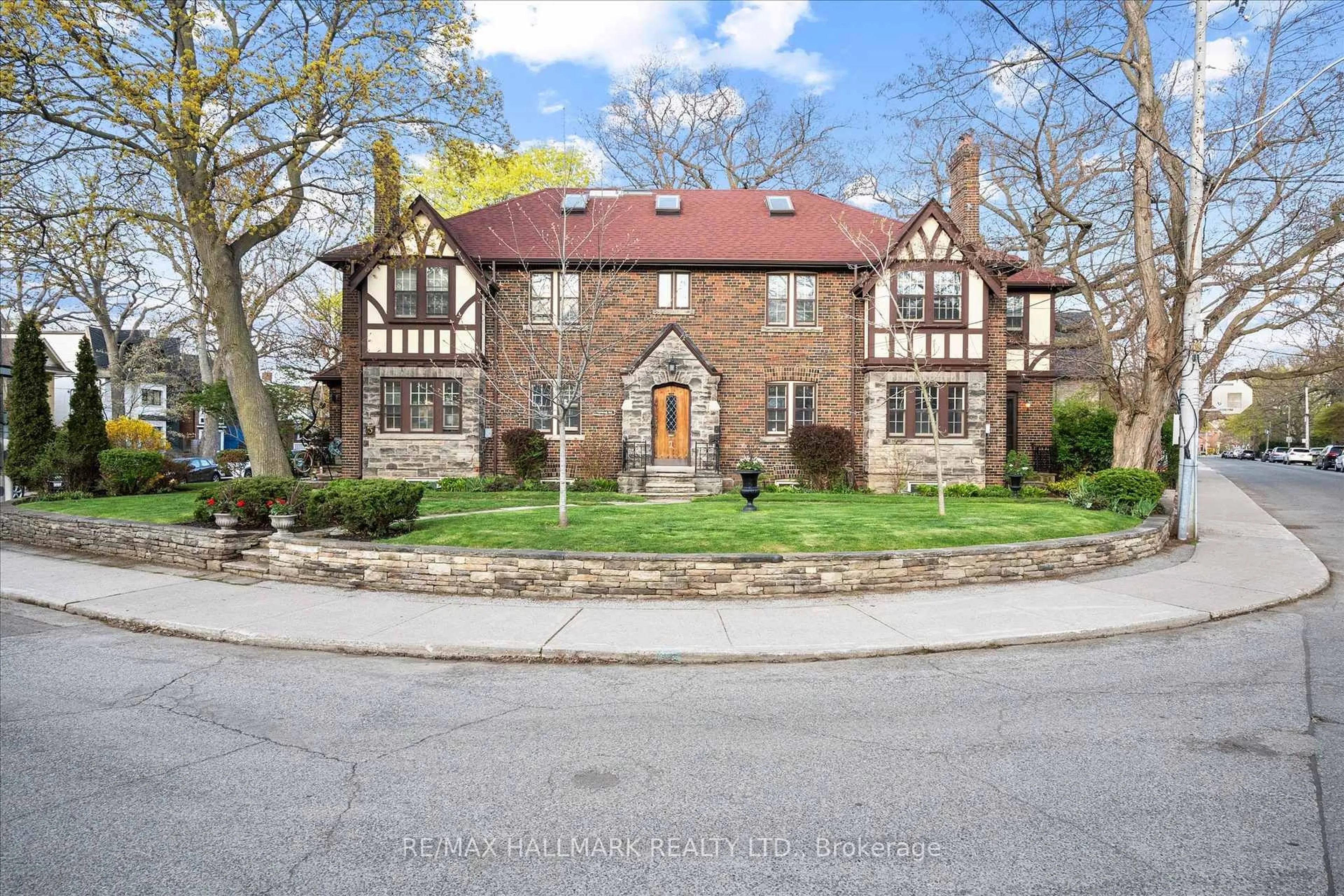 Home with brick exterior material, street for 50 Benlamond Ave, Toronto Ontario M4E 1Y9