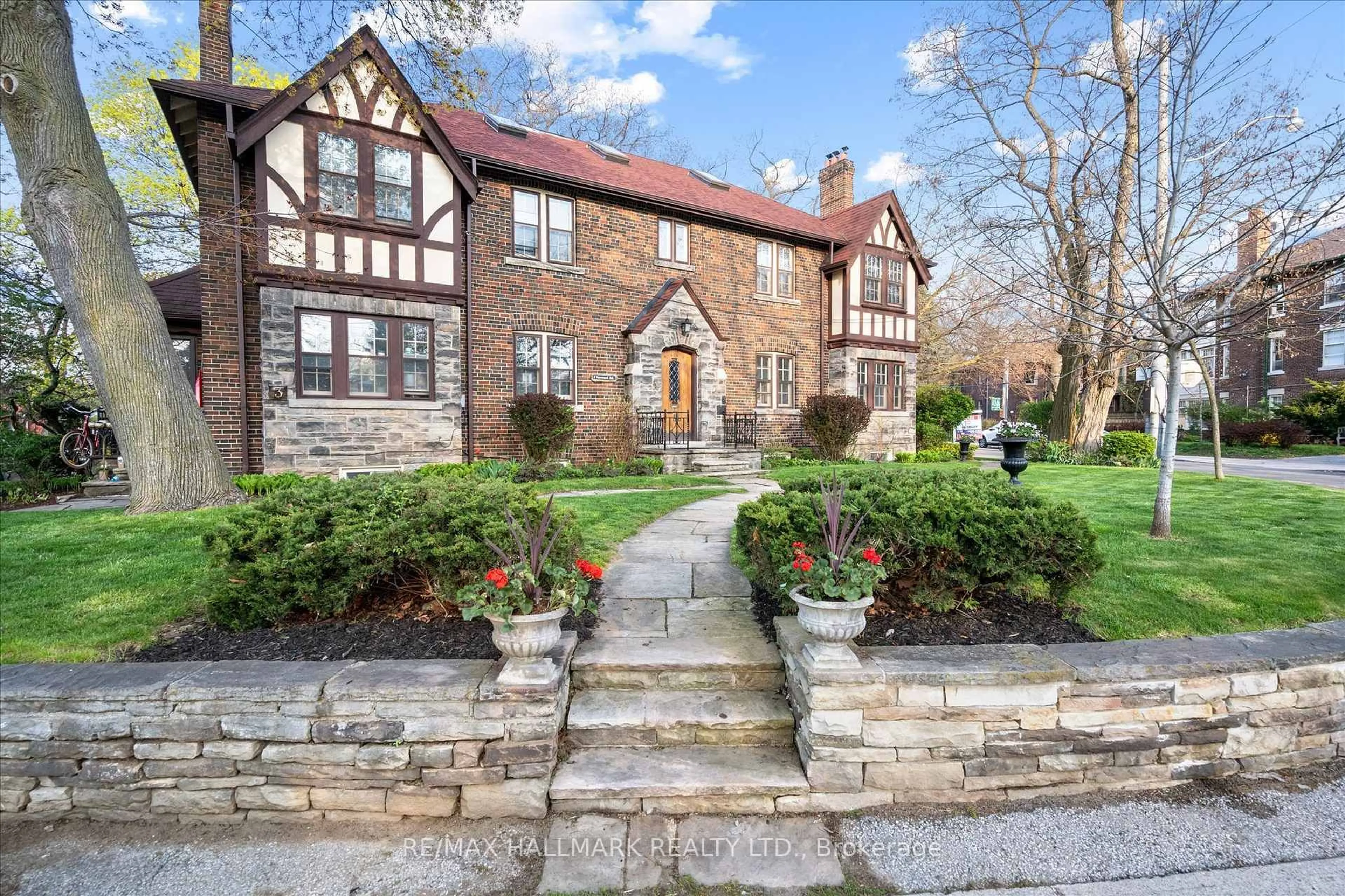 Home with brick exterior material, street for 50 Benlamond Ave, Toronto Ontario M4E 1Y9