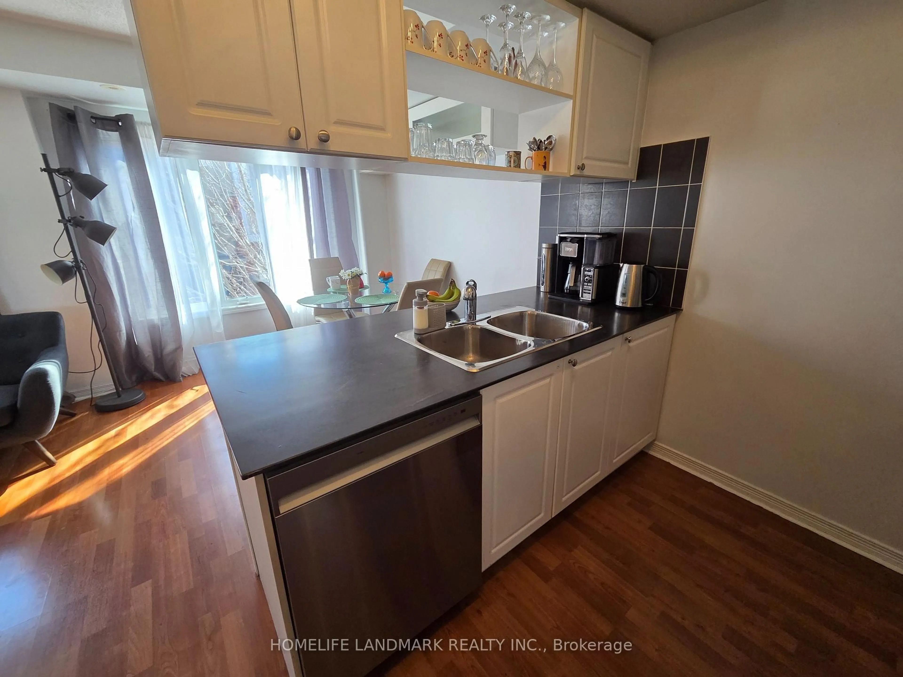 Standard kitchen, wood/laminate floor for 74 Munro St #2, Toronto Ontario M4M 2S9