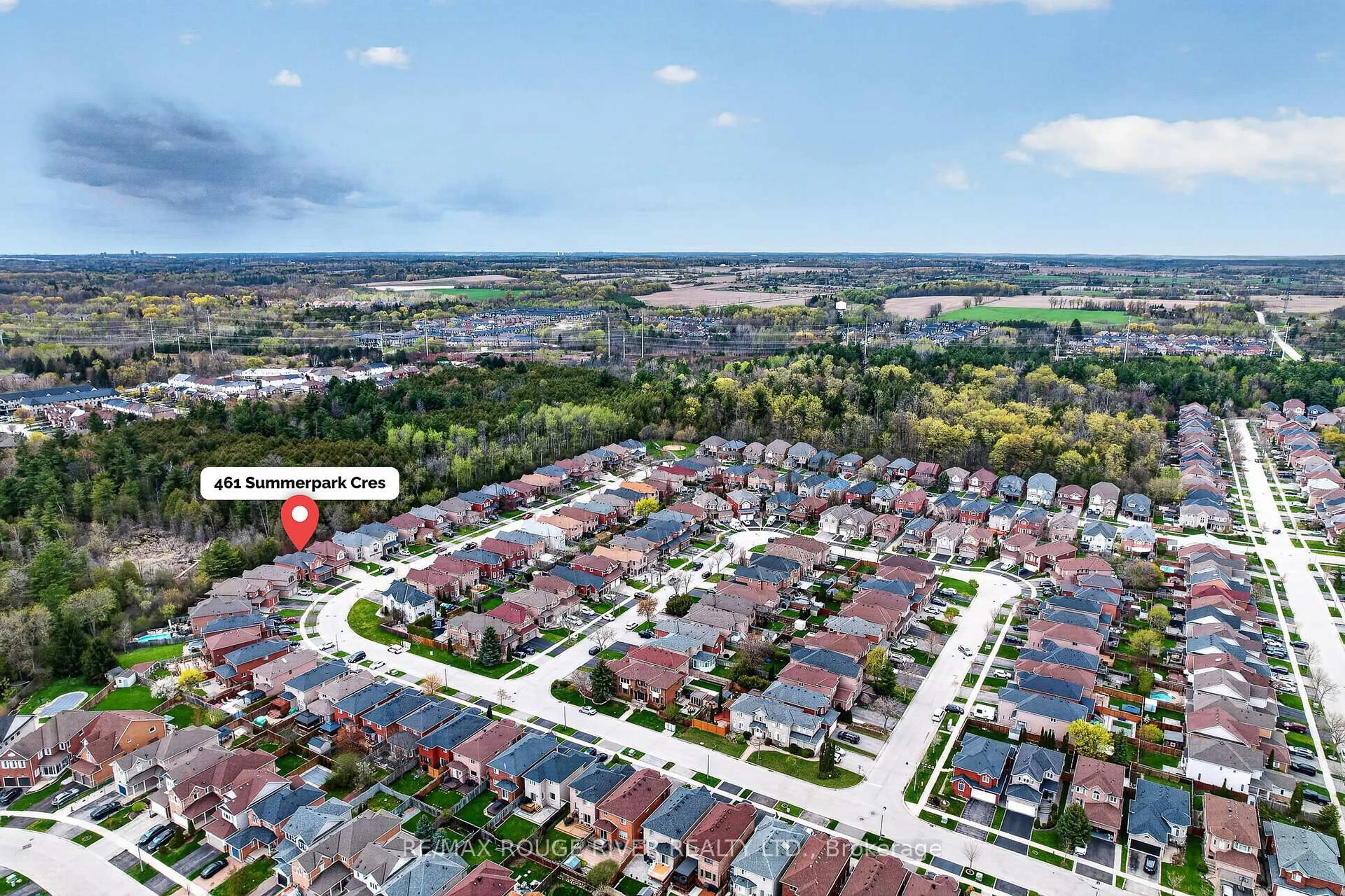 A pic from outside/outdoor area/front of a property/back of a property/a pic from drone, street for 461 Summerpark Cres, Pickering Ontario L1V 7A9