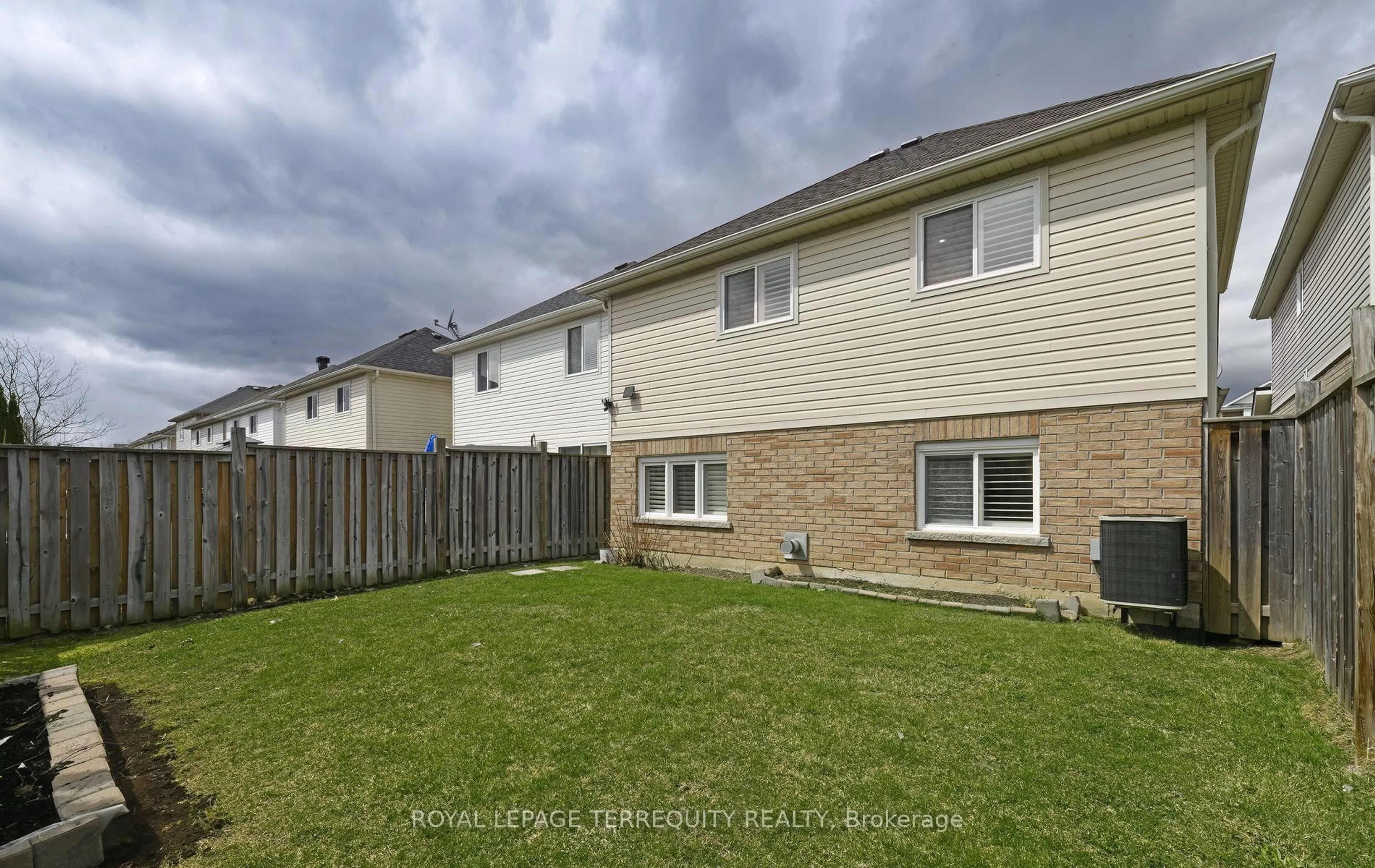 A pic from outside/outdoor area/front of a property/back of a property/a pic from drone, street for 591 Luple Ave, Oshawa Ontario L1K 0K7