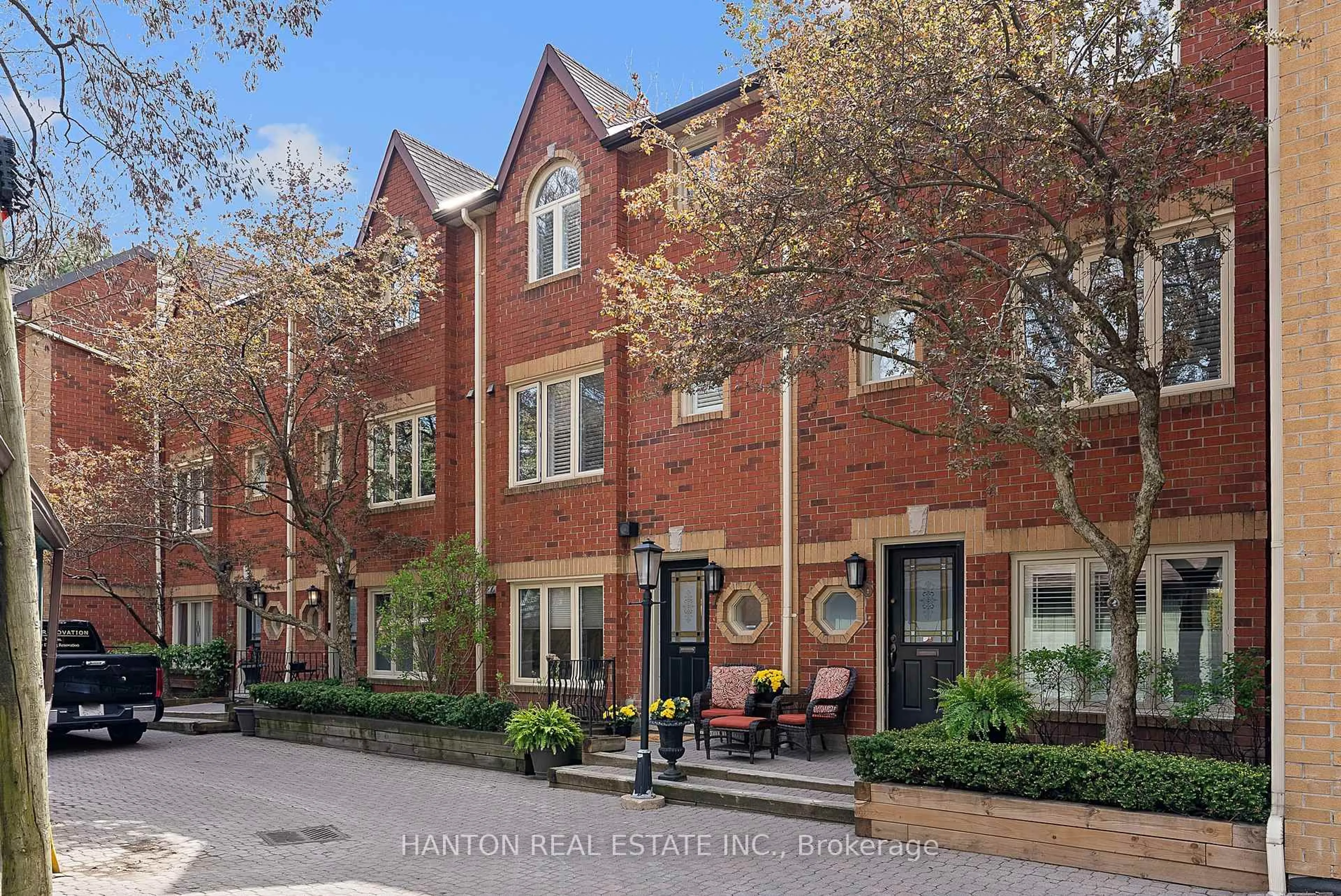 Home with brick exterior material, street for 18 Doncrest Rd #7, Toronto Ontario M4K 1R8