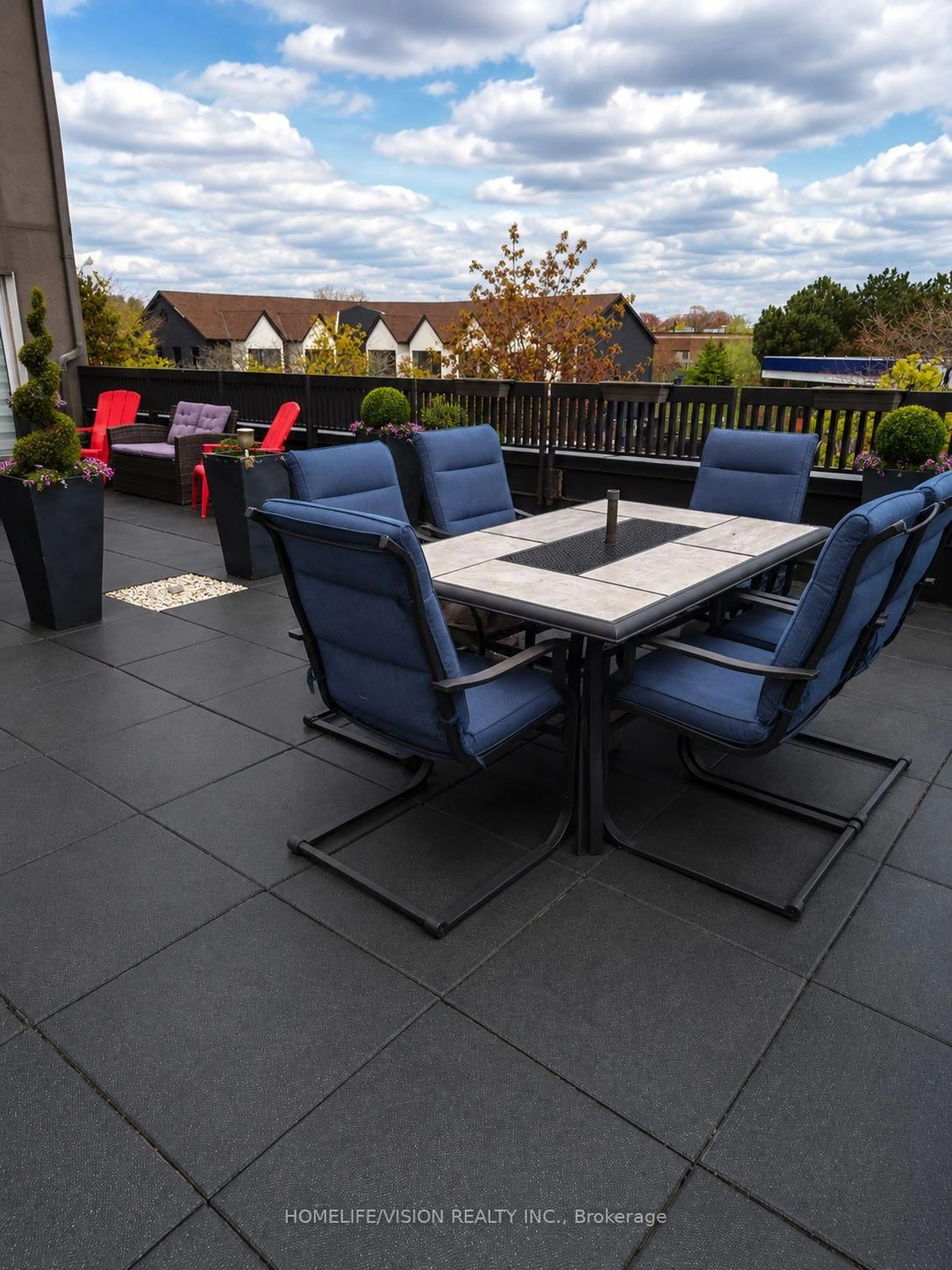 Patio, street for 5800 Sheppard Ave #213, Toronto Ontario M1B 5J7
