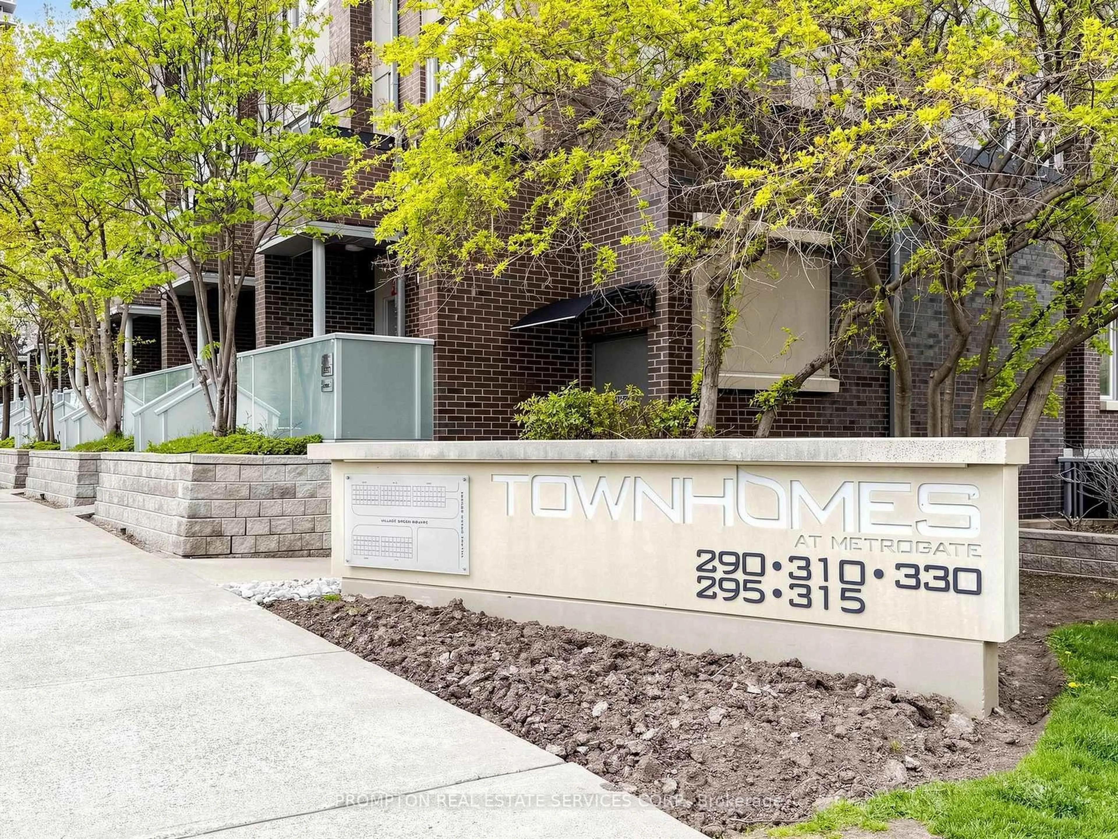 Indoor foyer for 330 Village Green Sq #3, Toronto Ontario M1S 0L1