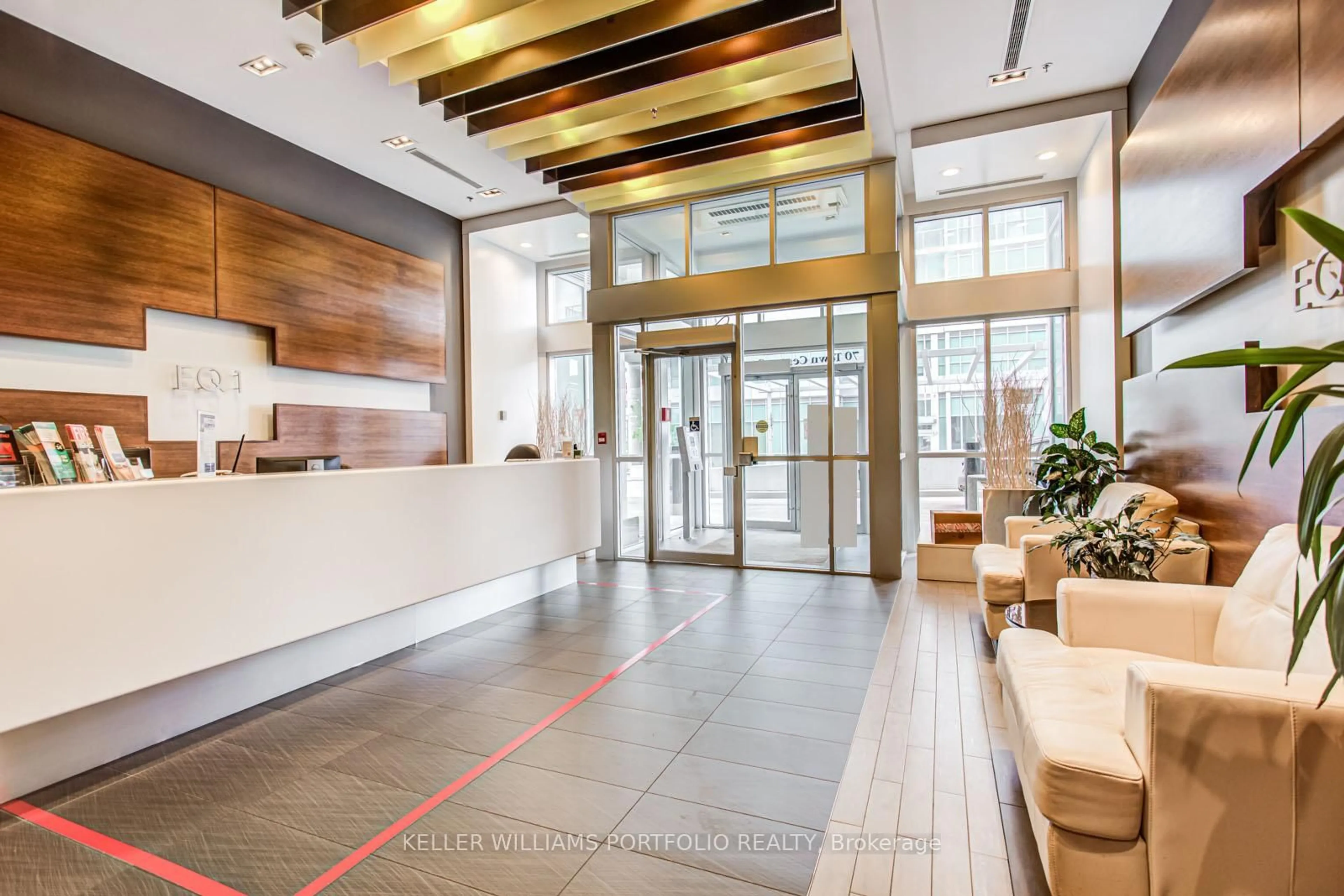 Indoor foyer for 70 Town Centre Crt #806, Toronto Ontario M1P 0B2