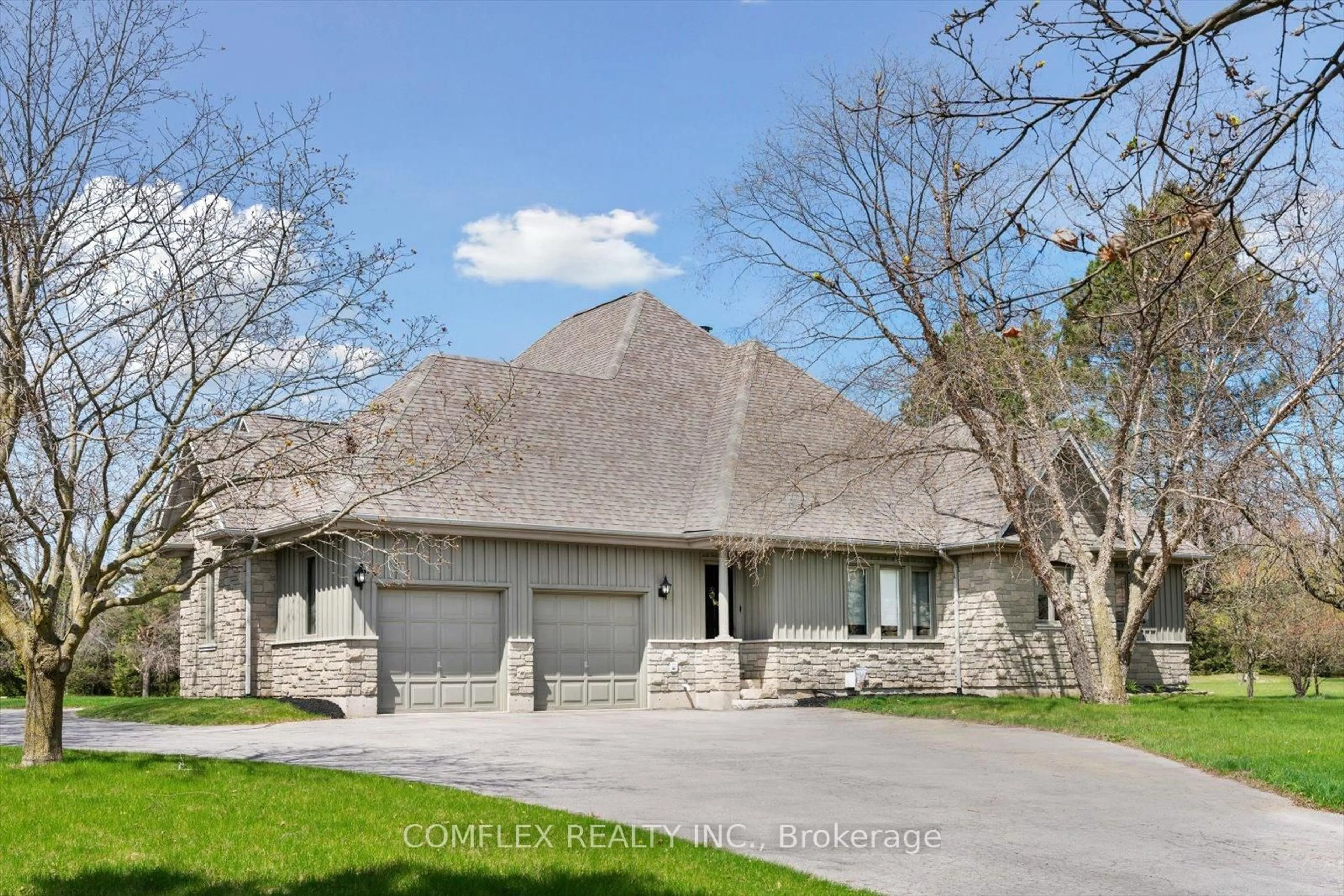 Home with brick exterior material, street for 2 TAUNUS Crt, Clarington Ontario L1C 4H5