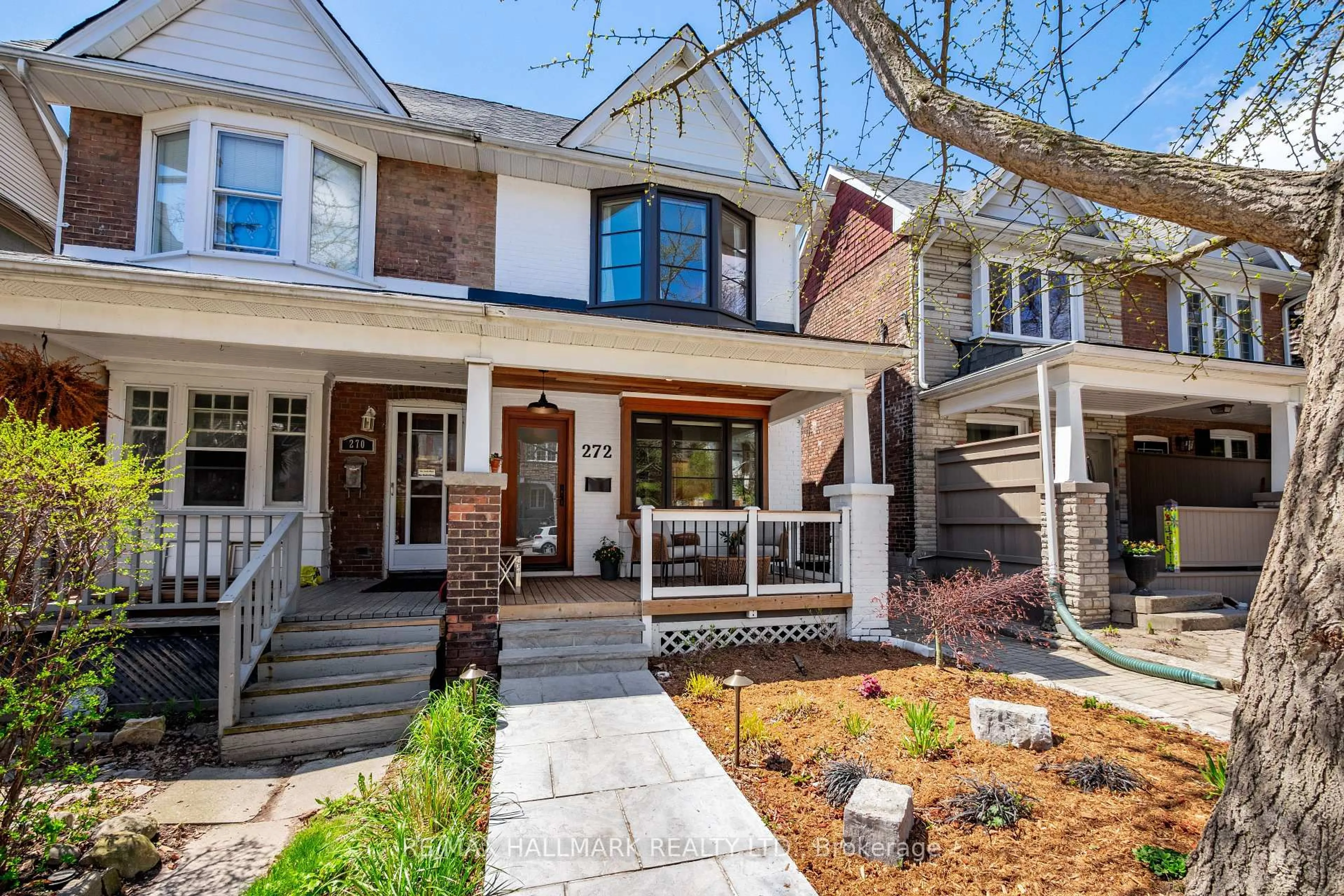 Home with brick exterior material, street for 272 Kenilworth Ave, Toronto Ontario M4L 3S8