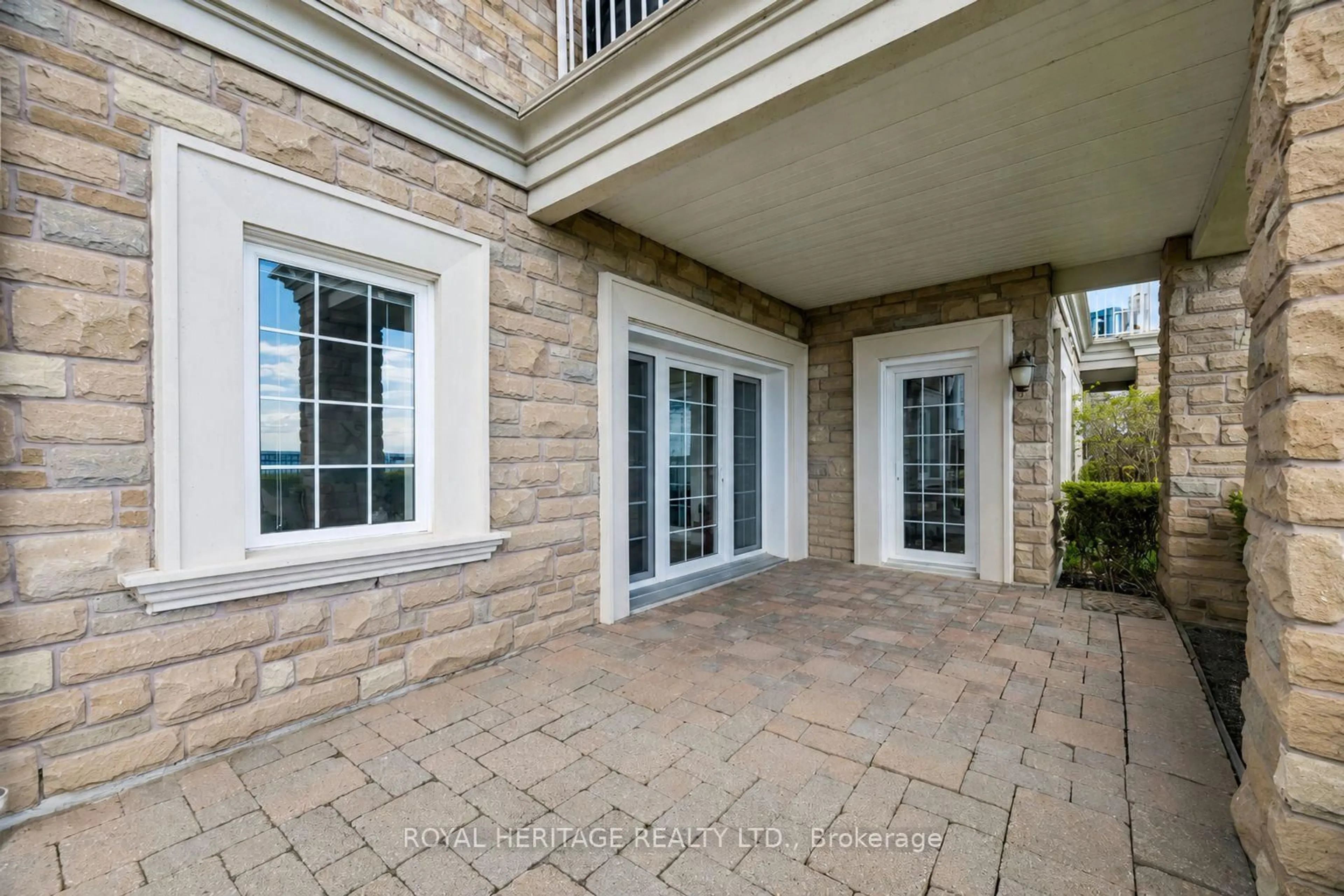Patio, unknown for 385 Lakebreeze Dr #101, Clarington Ontario L1B 1P5
