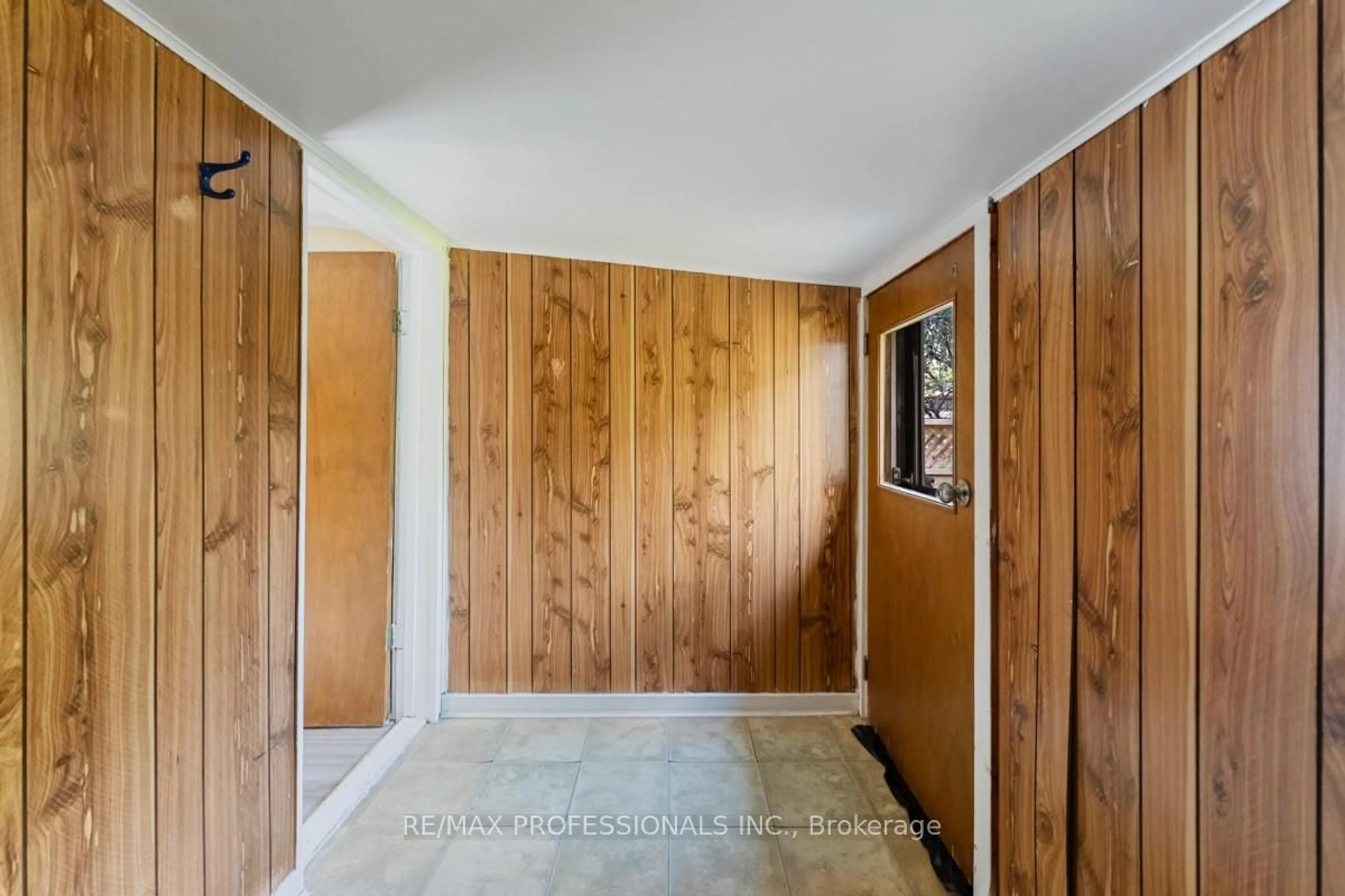 Indoor entryway for 328 Donlands Ave, Toronto Ontario M4J 3R9
