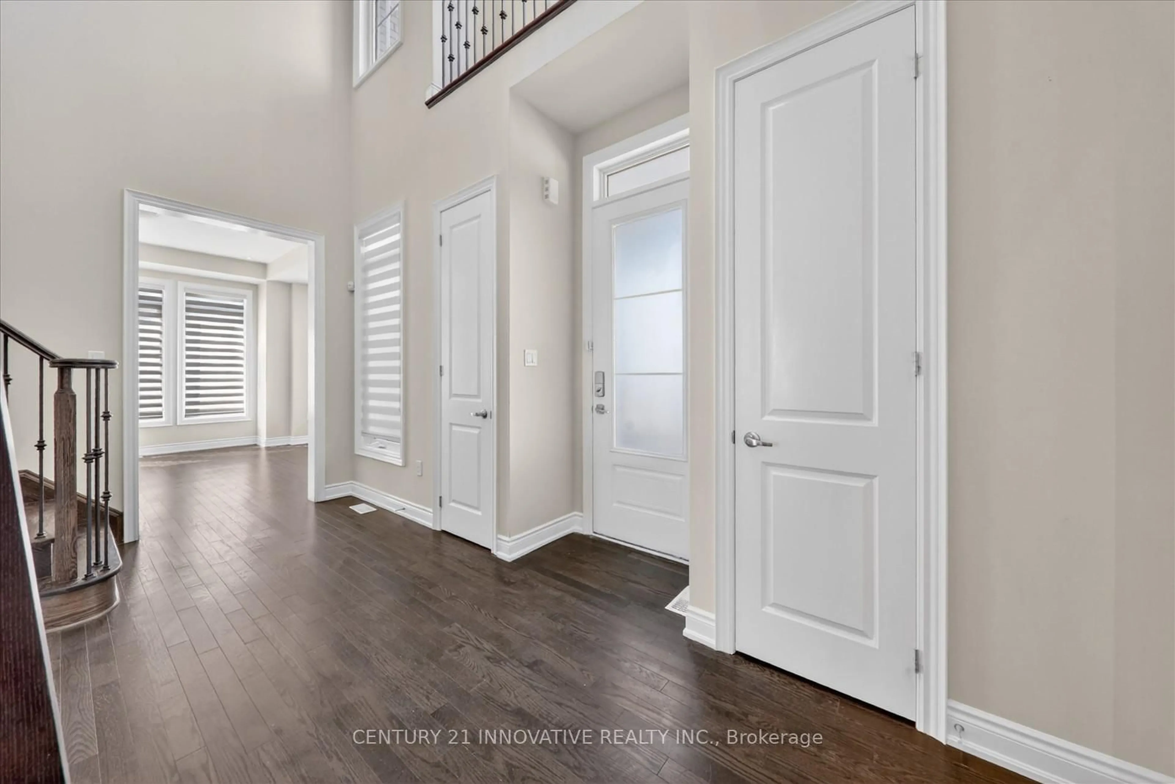 Indoor entryway for 1815 Fairport Rd #1, Pickering Ontario L1V 0E3