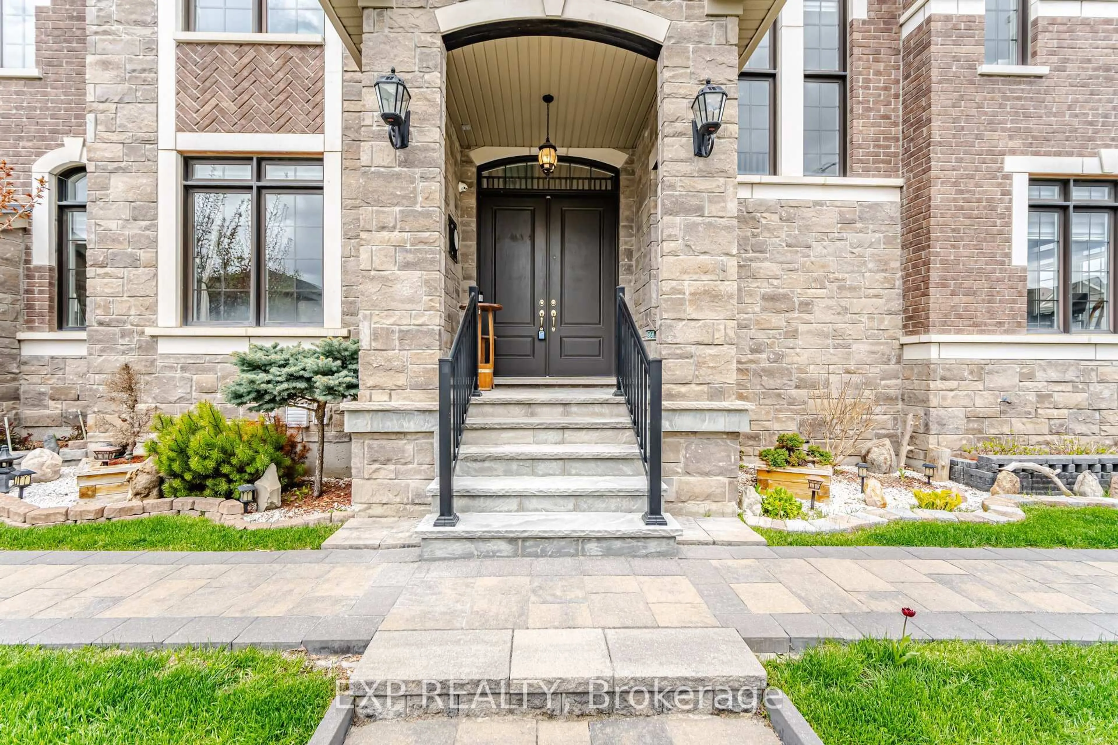 Unknown for 13 Arksey St, Whitby Ontario L1P 0G5