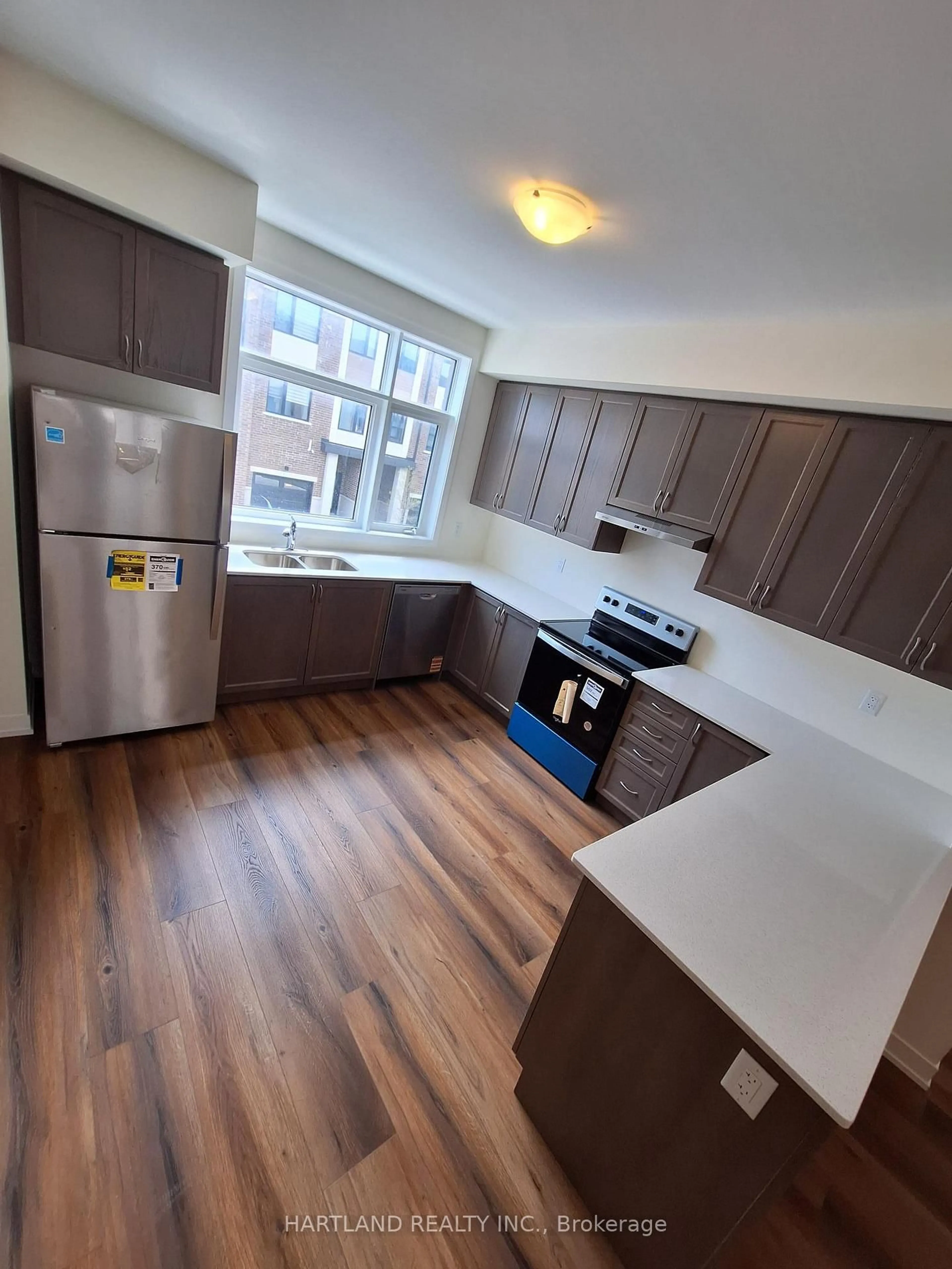 Standard kitchen, unknown for 1695 Dersan St #1202, Pickering Ontario L1X 0S9