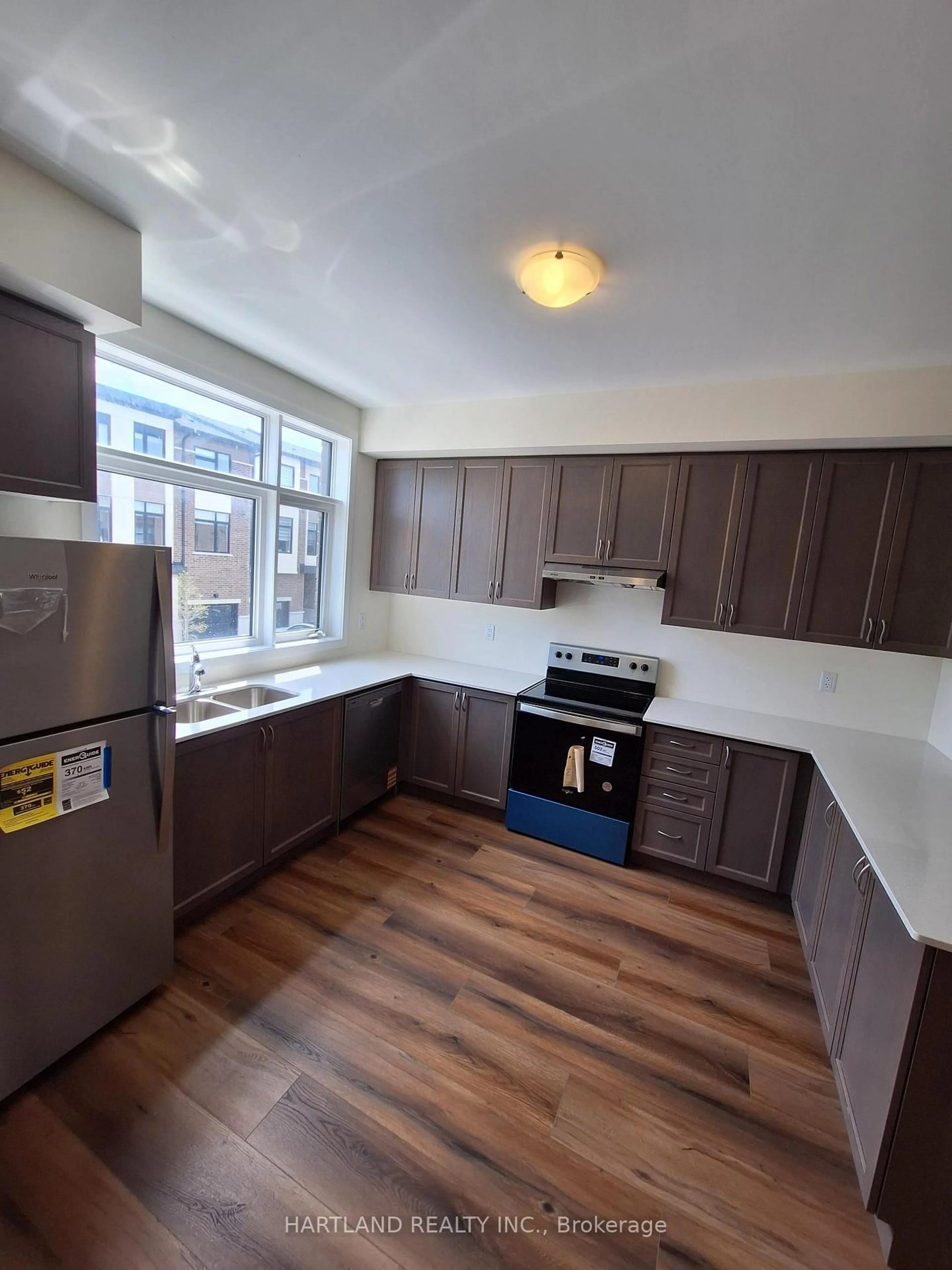 Standard kitchen, unknown for 1695 Dersan St #1202, Pickering Ontario L1X 0S9