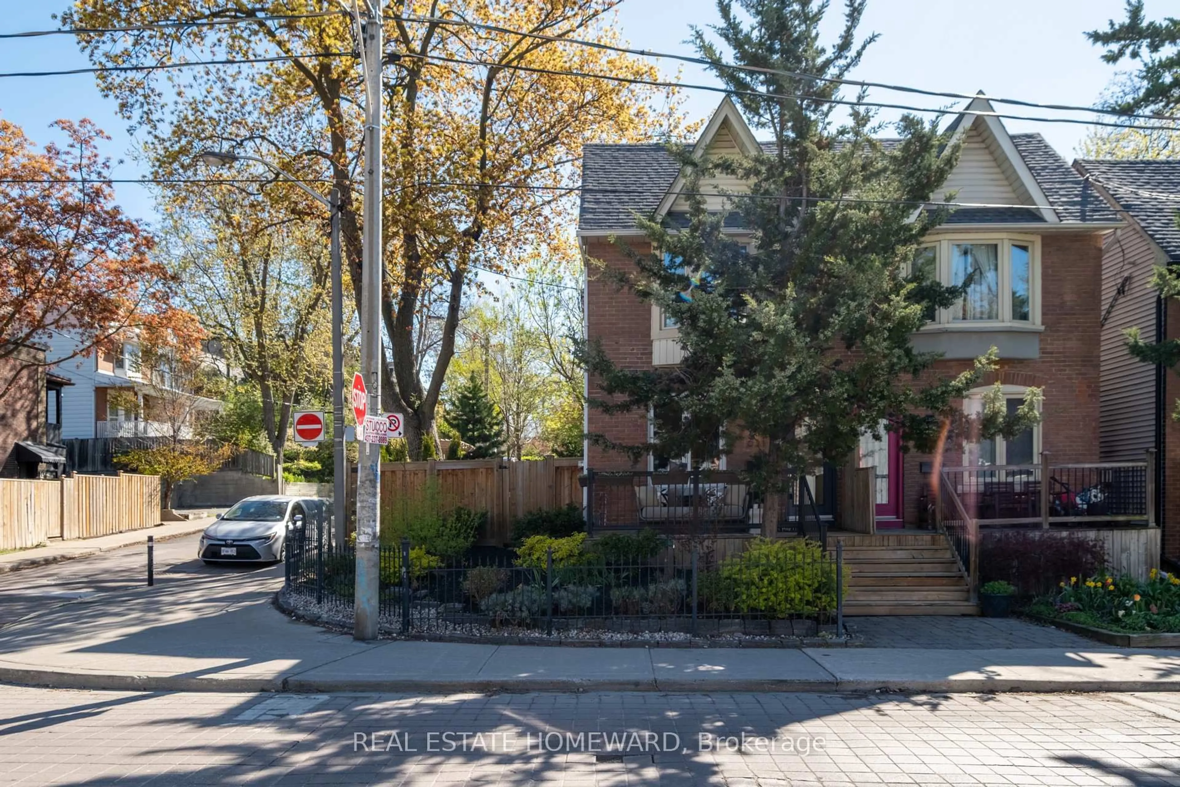 Patio, street for 631 Logan Ave, Toronto Ontario M4K 3C2