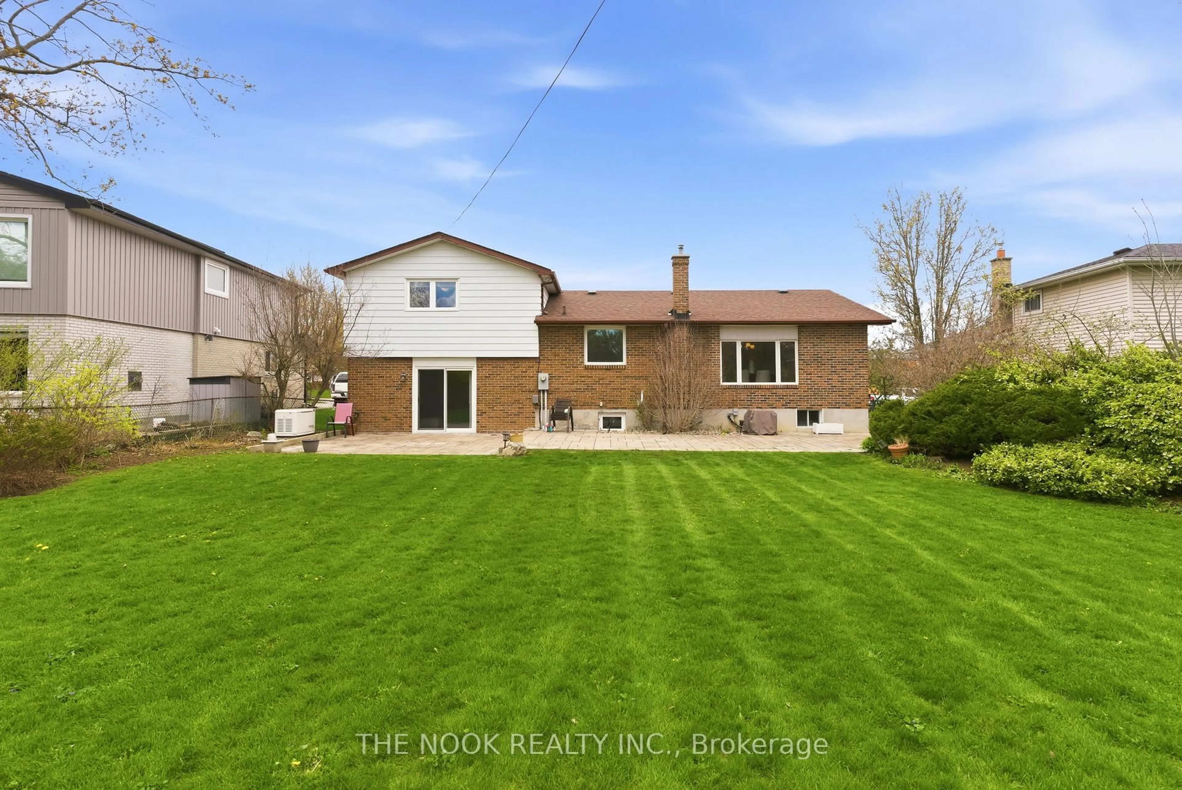 A pic from outside/outdoor area/front of a property/back of a property/a pic from drone, street for 13 Lambard Cres, Ajax Ontario L1S 1M6