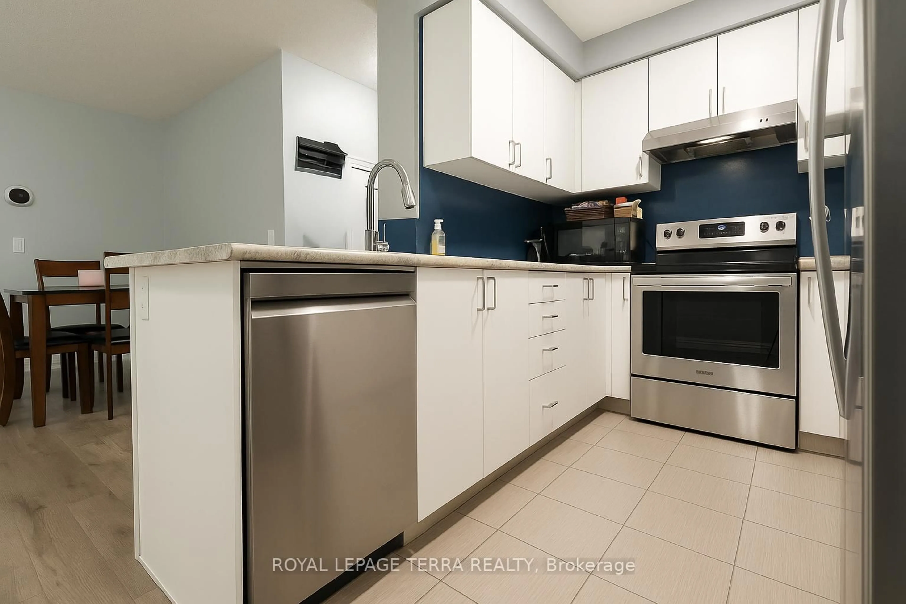 Standard kitchen, ceramic/tile floor for 2500 Hill Rise Crt #59, Oshawa Ontario L1L 0M6