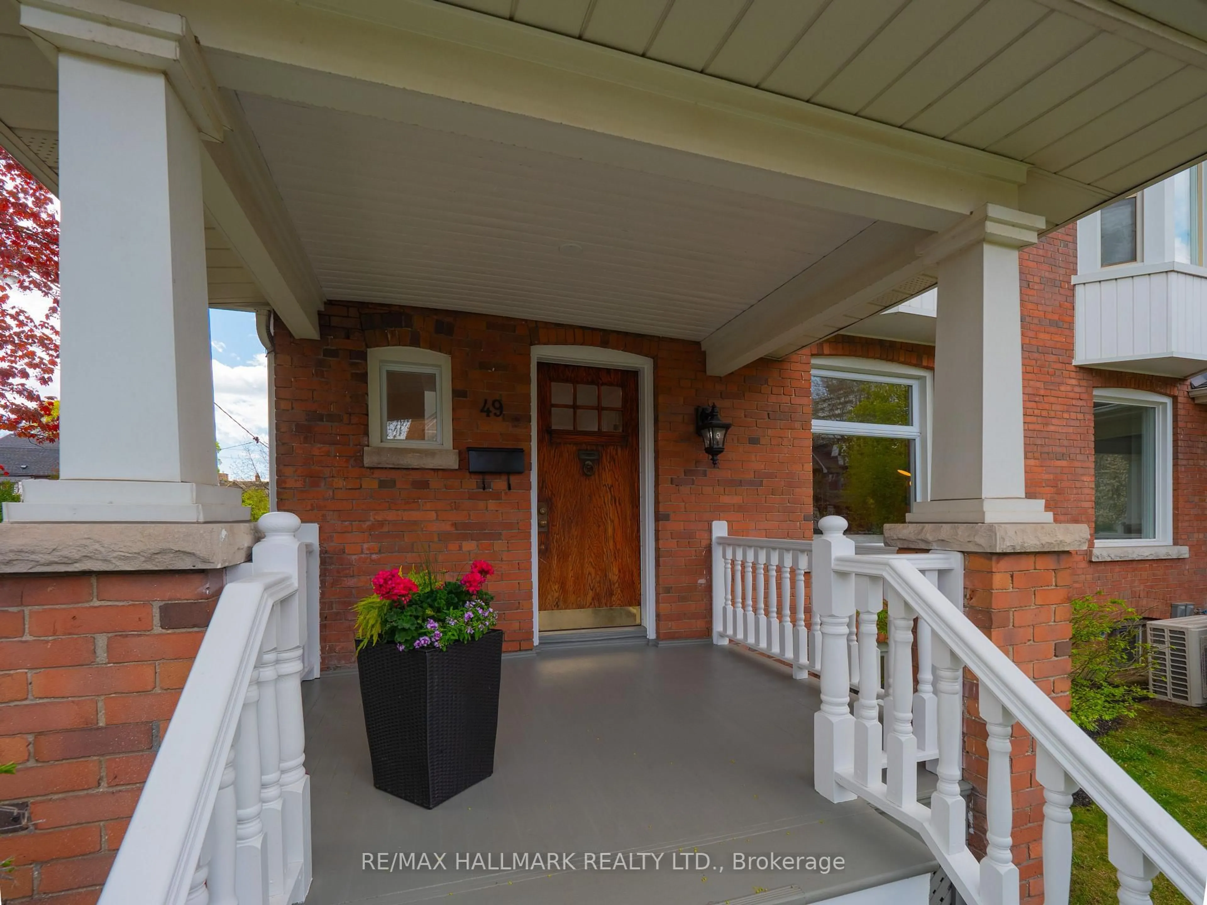 Indoor entryway for 49 Fulton Ave, Toronto Ontario M4K 1X6