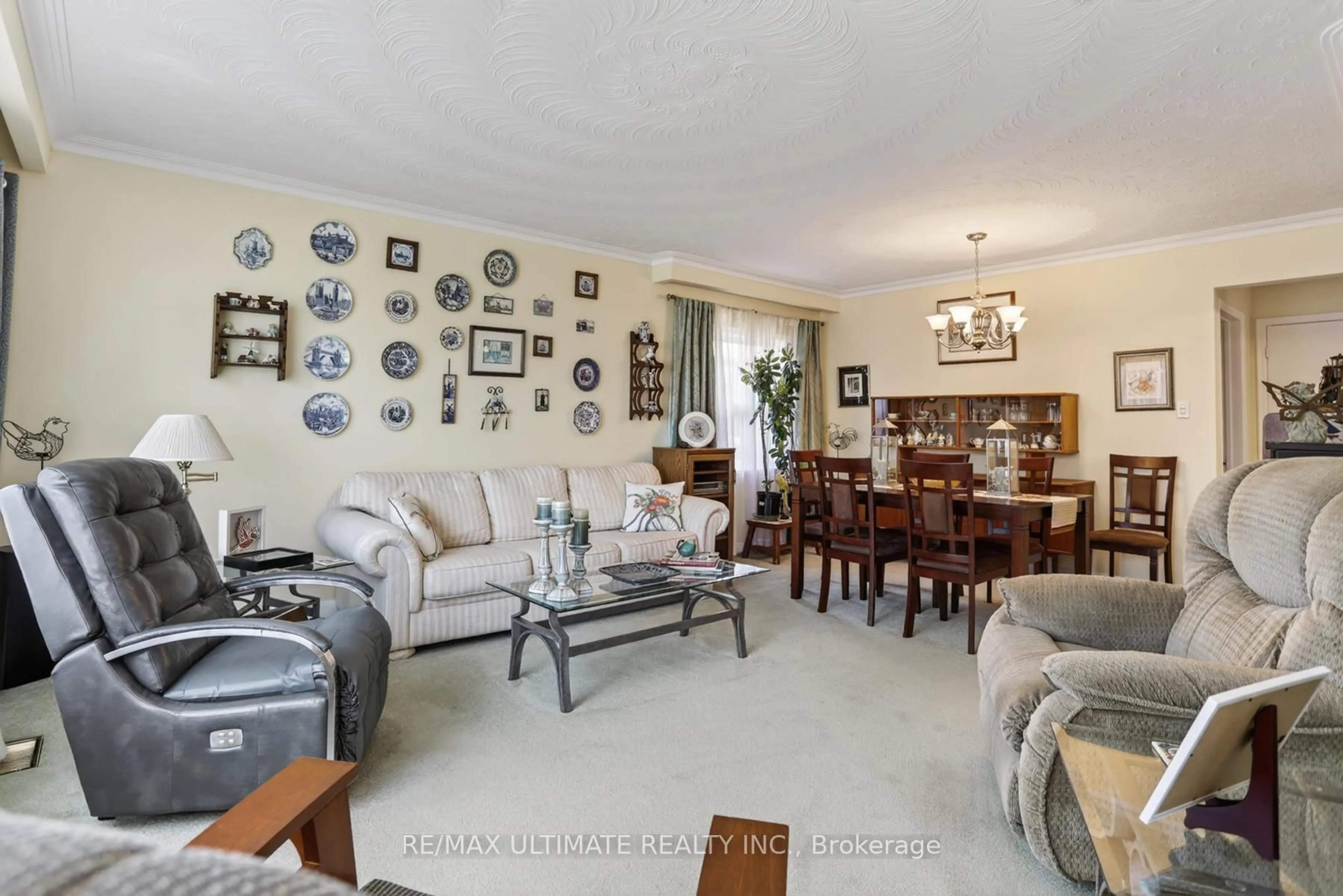 Living room with furniture, unknown for 122 Nelson St, Toronto Ontario M1J 2W2