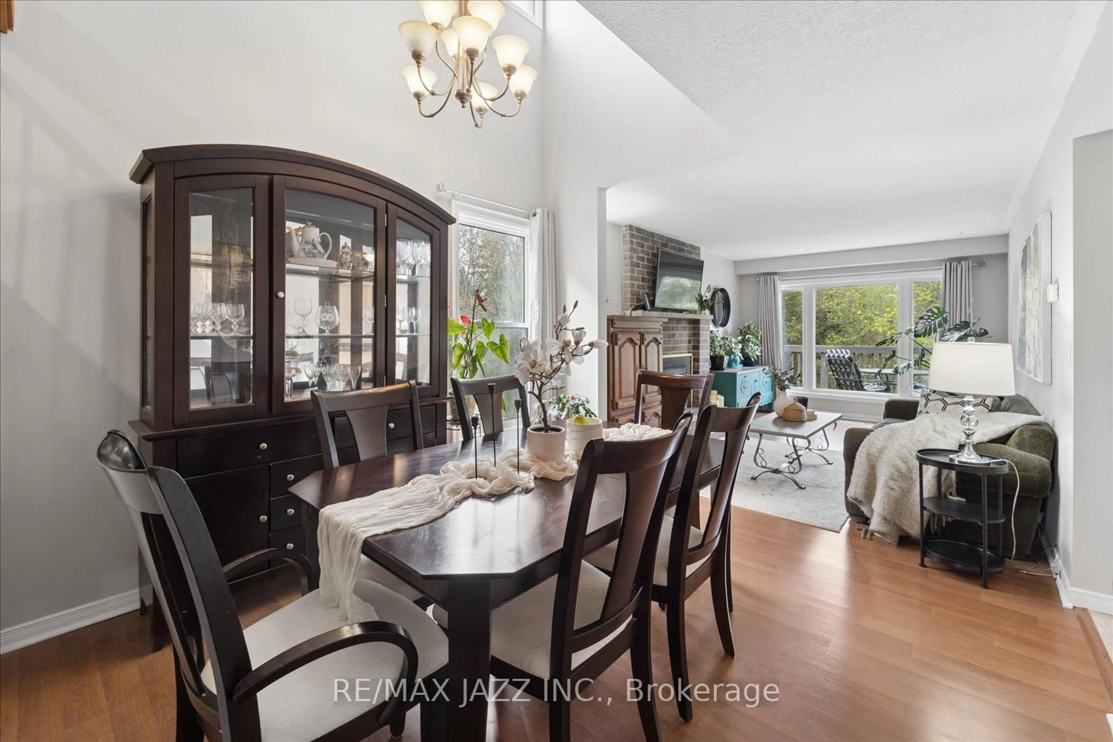 Dining room, unknown for 1360 Sunnybrae Cres, Oshawa Ontario L1H 8E5