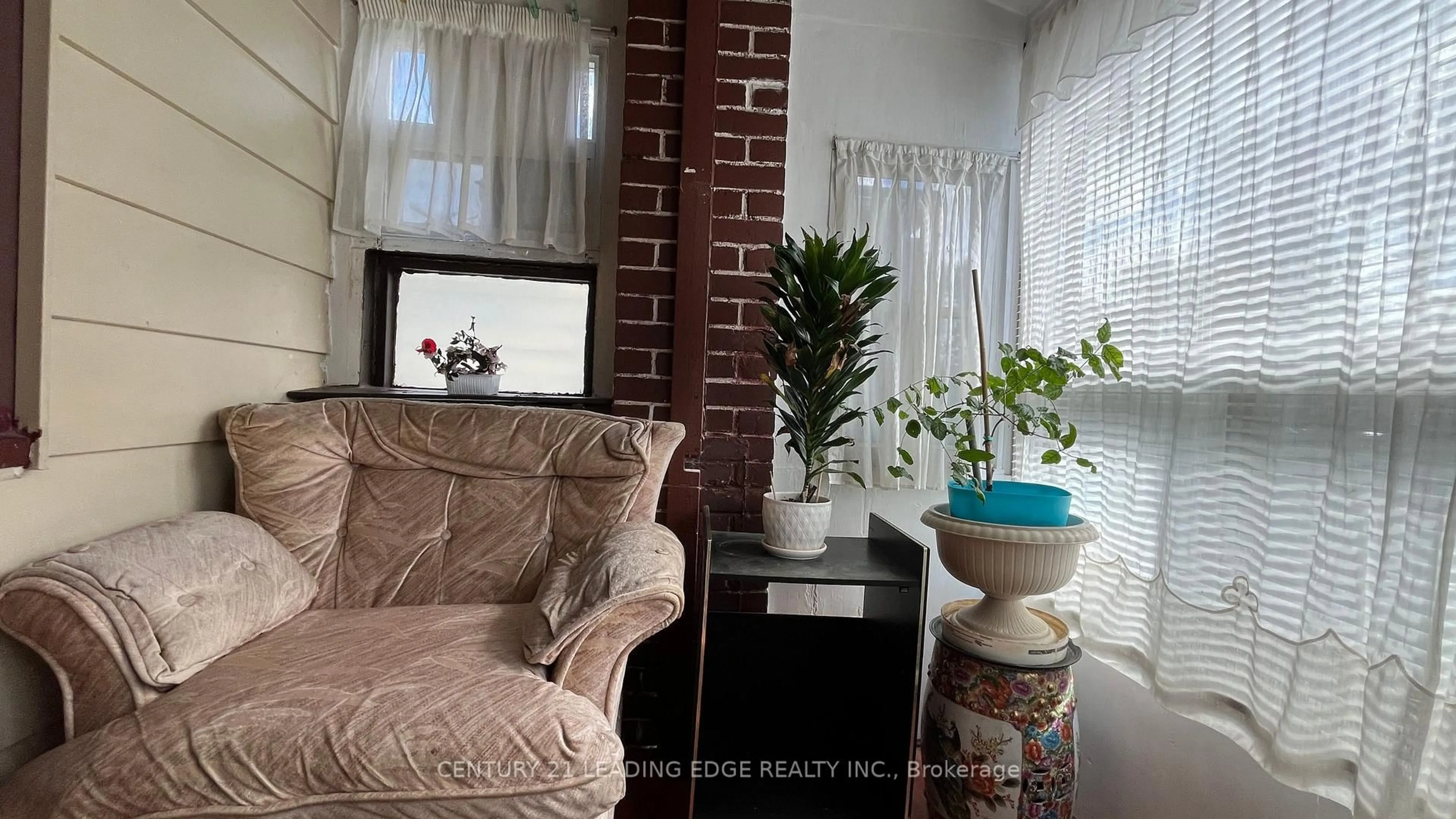 Living room with furniture, unknown for 25 Madelaine Ave, Toronto Ontario M1L 2X5