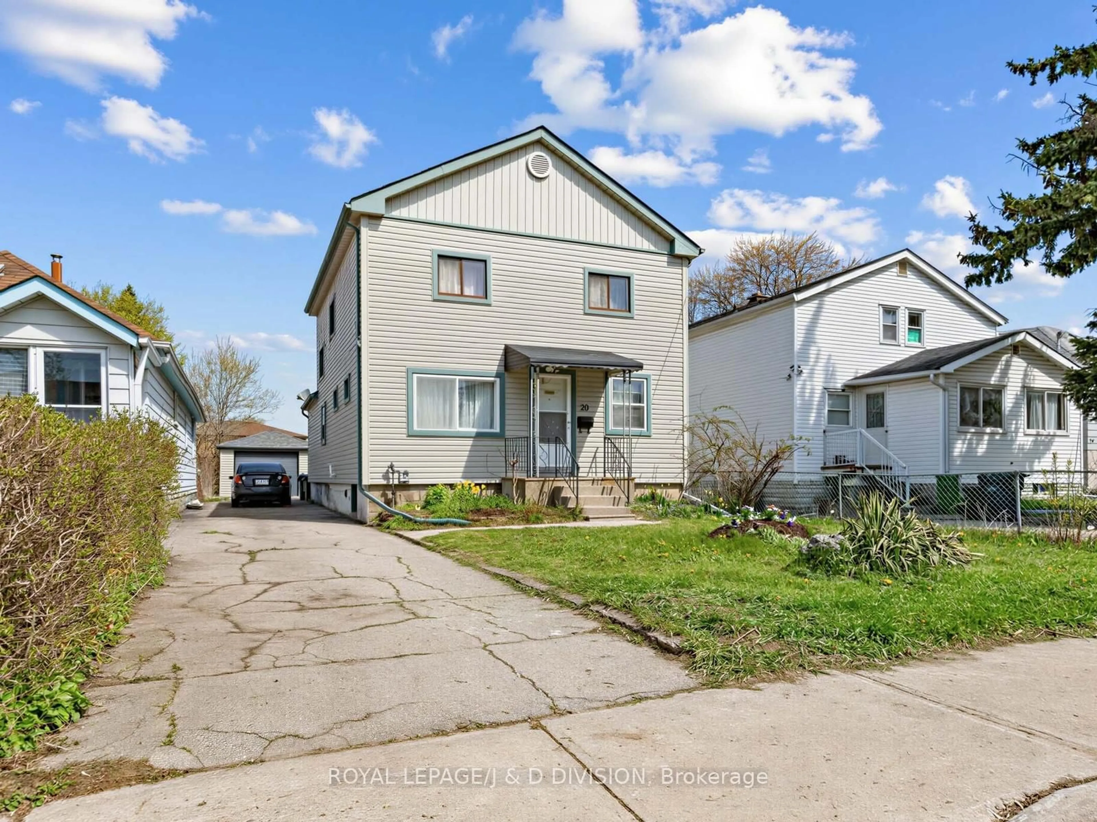 A pic from outside/outdoor area/front of a property/back of a property/a pic from drone, street for 20 Glasgow Ave, Toronto Ontario M1K 1C1